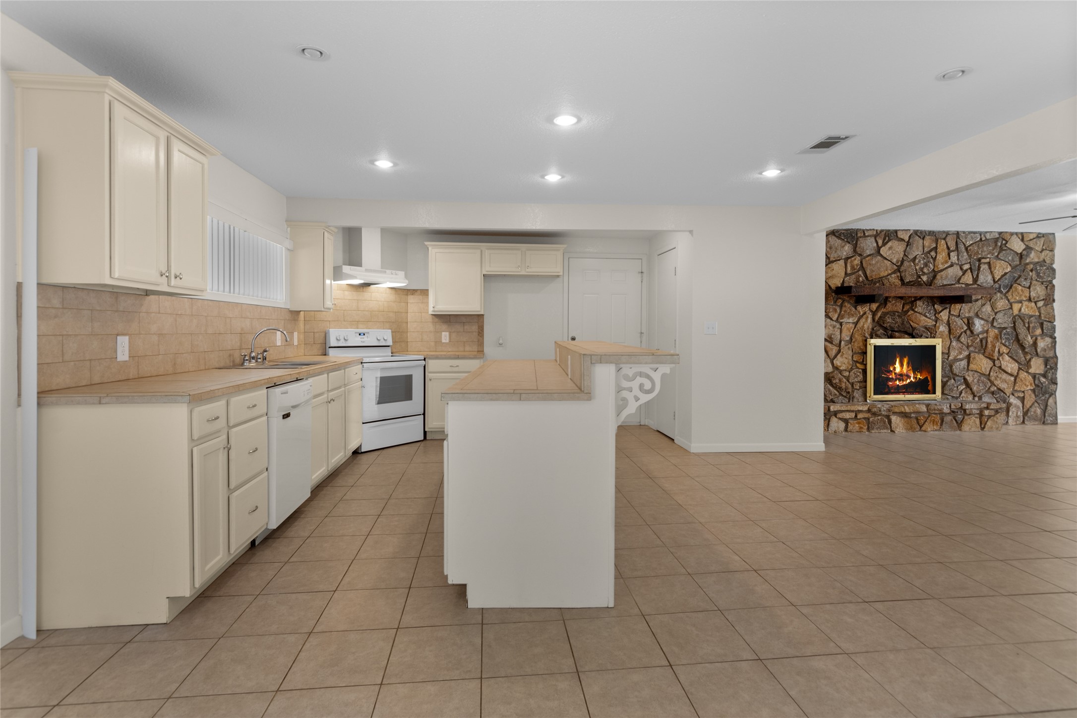 4102 Apache Trail Court Granbury TX 76048