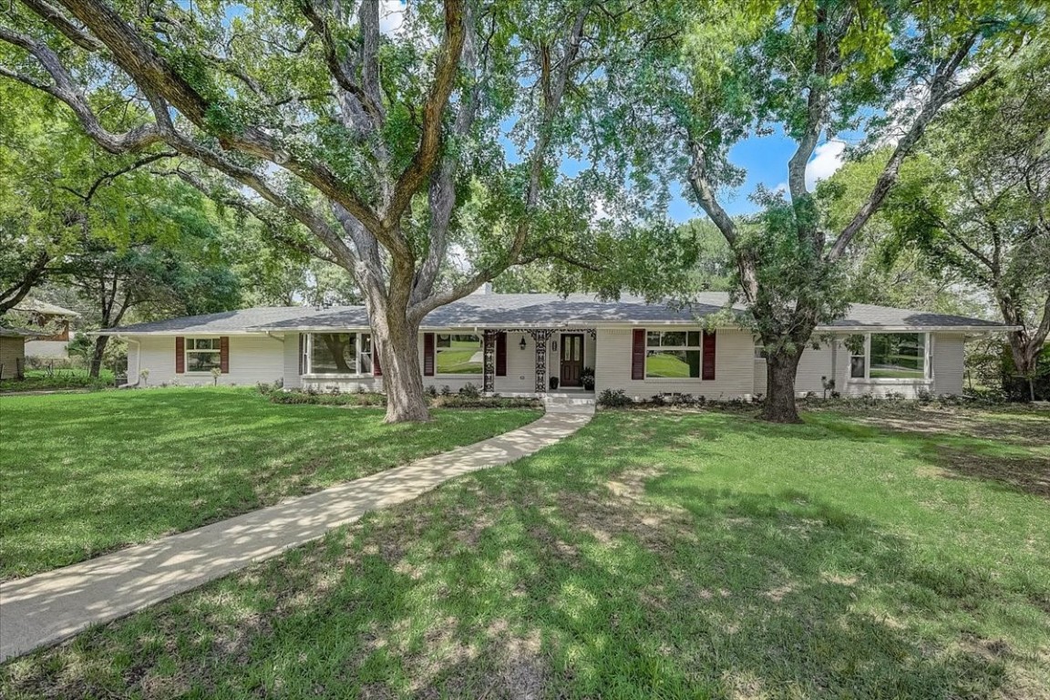 202 Overhill Drive Waxahachie TX 75165