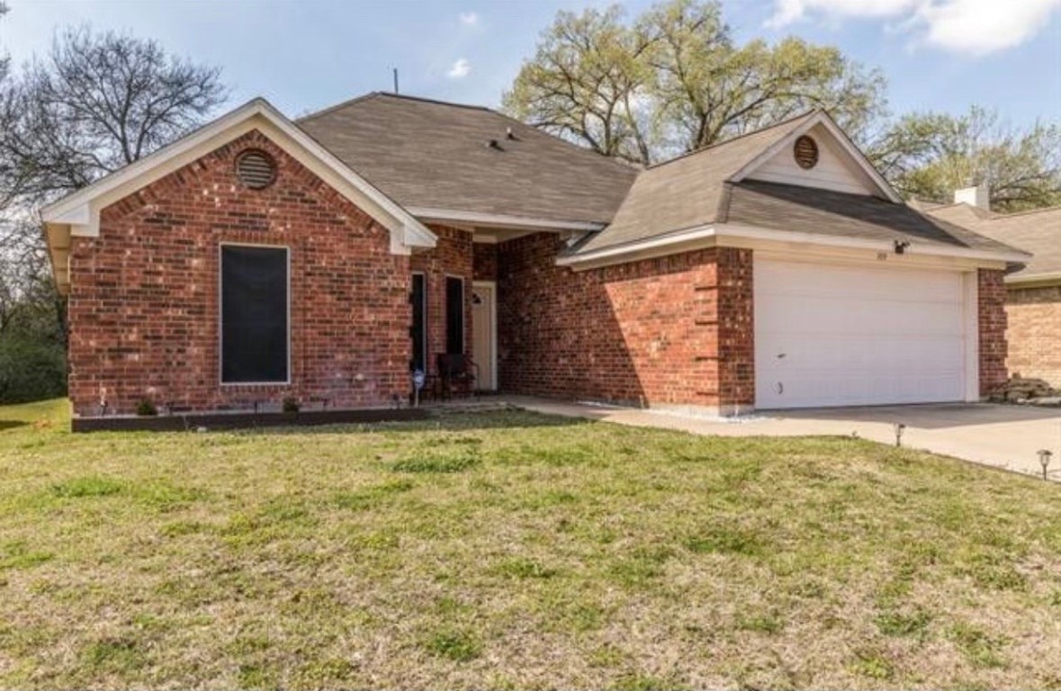 109 Parkwood Court Azle TX 76020
