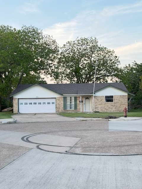 1702 Santa Clara Court Grand Prairie TX 75051