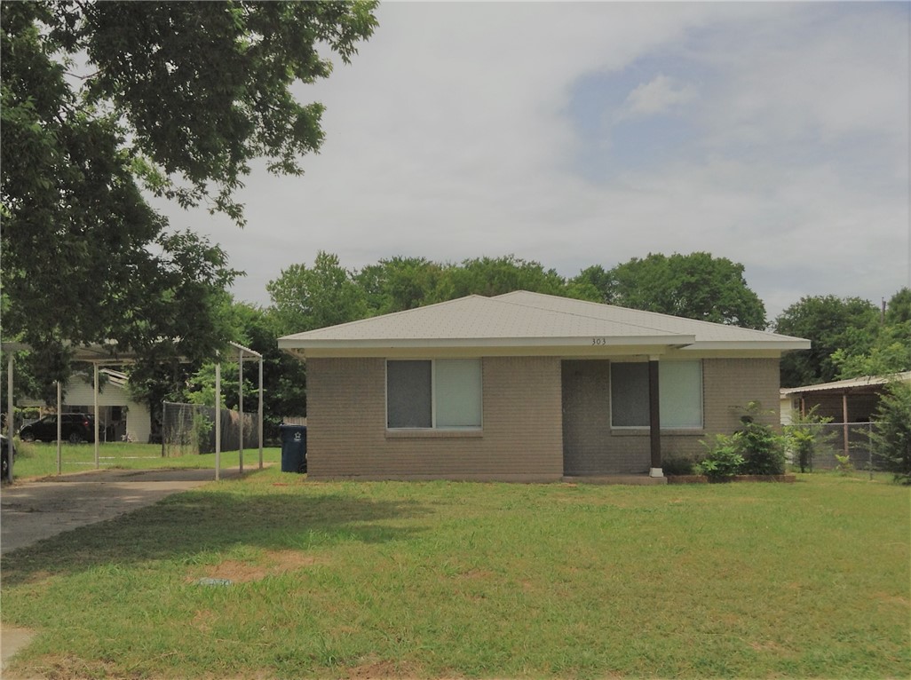 303 NE 6th Street Hubbard TX 76648