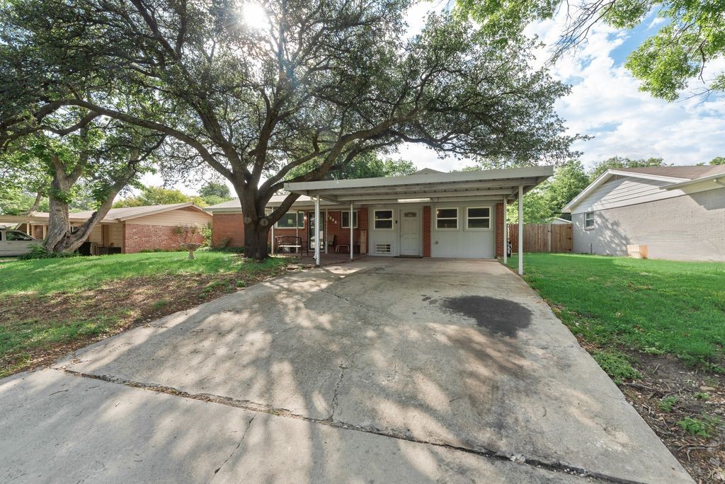 8857 Kate Street White Settlement TX 76108