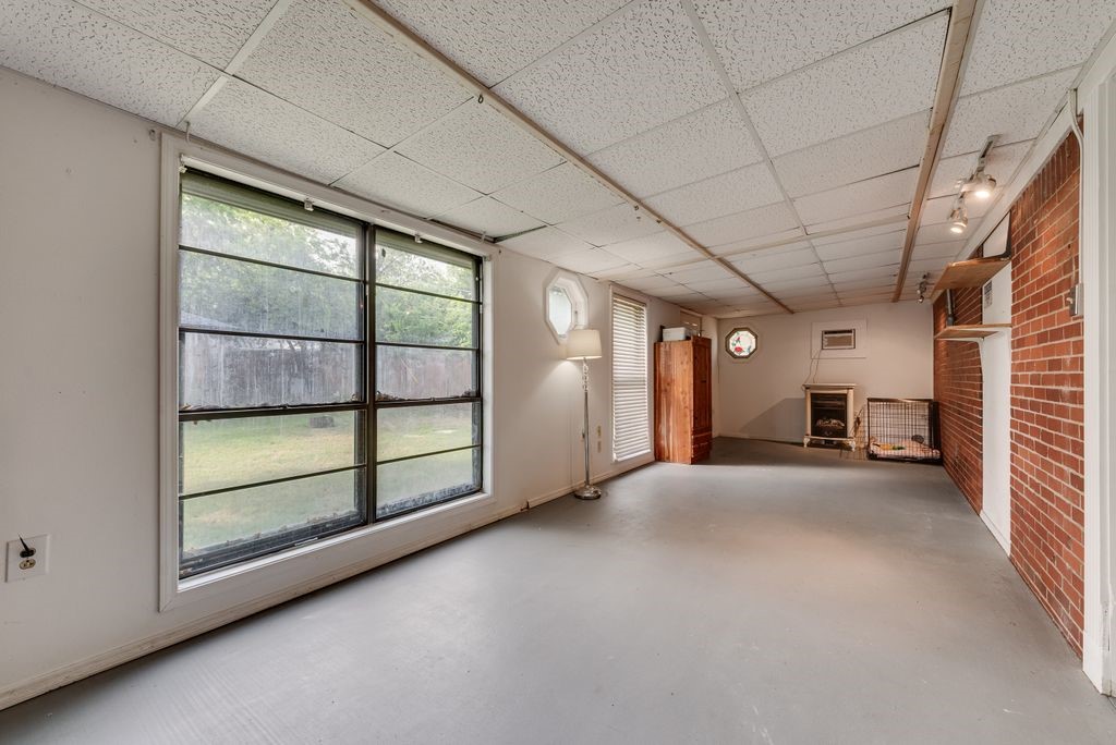 8857 Kate Street White Settlement TX 76108
