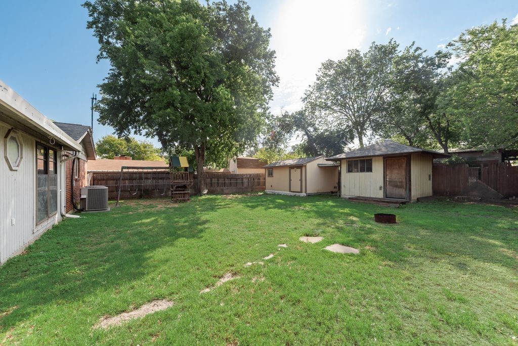 8857 Kate Street White Settlement TX 76108