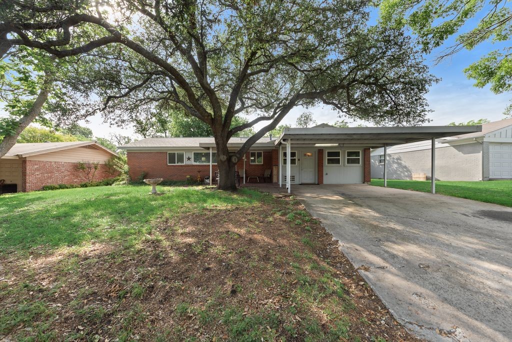8857 Kate Street White Settlement TX 76108