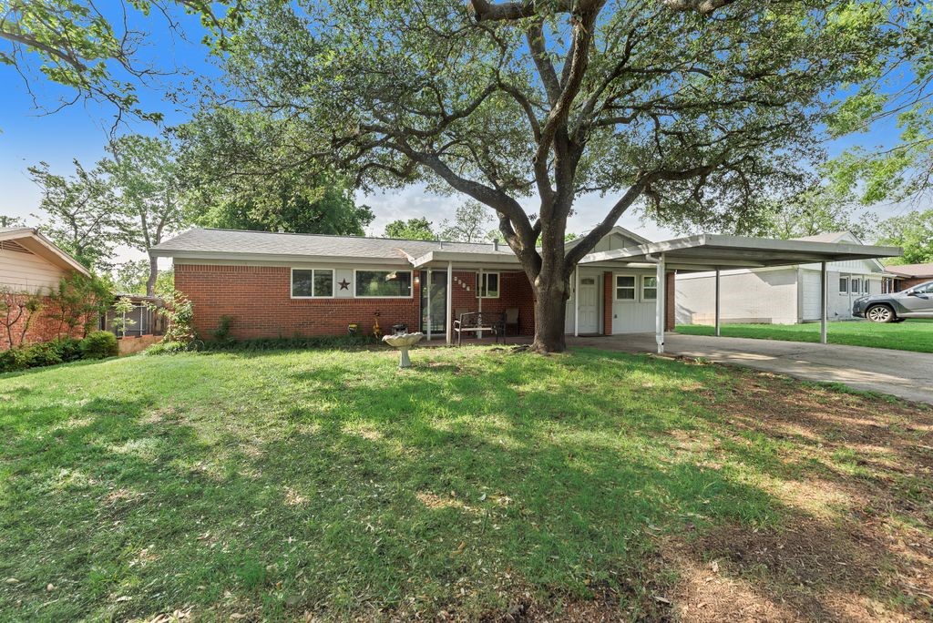 8857 Kate Street White Settlement TX 76108