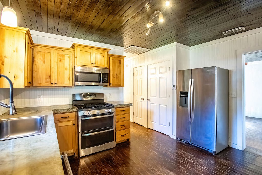425 Gregg Street Albany TX 76430