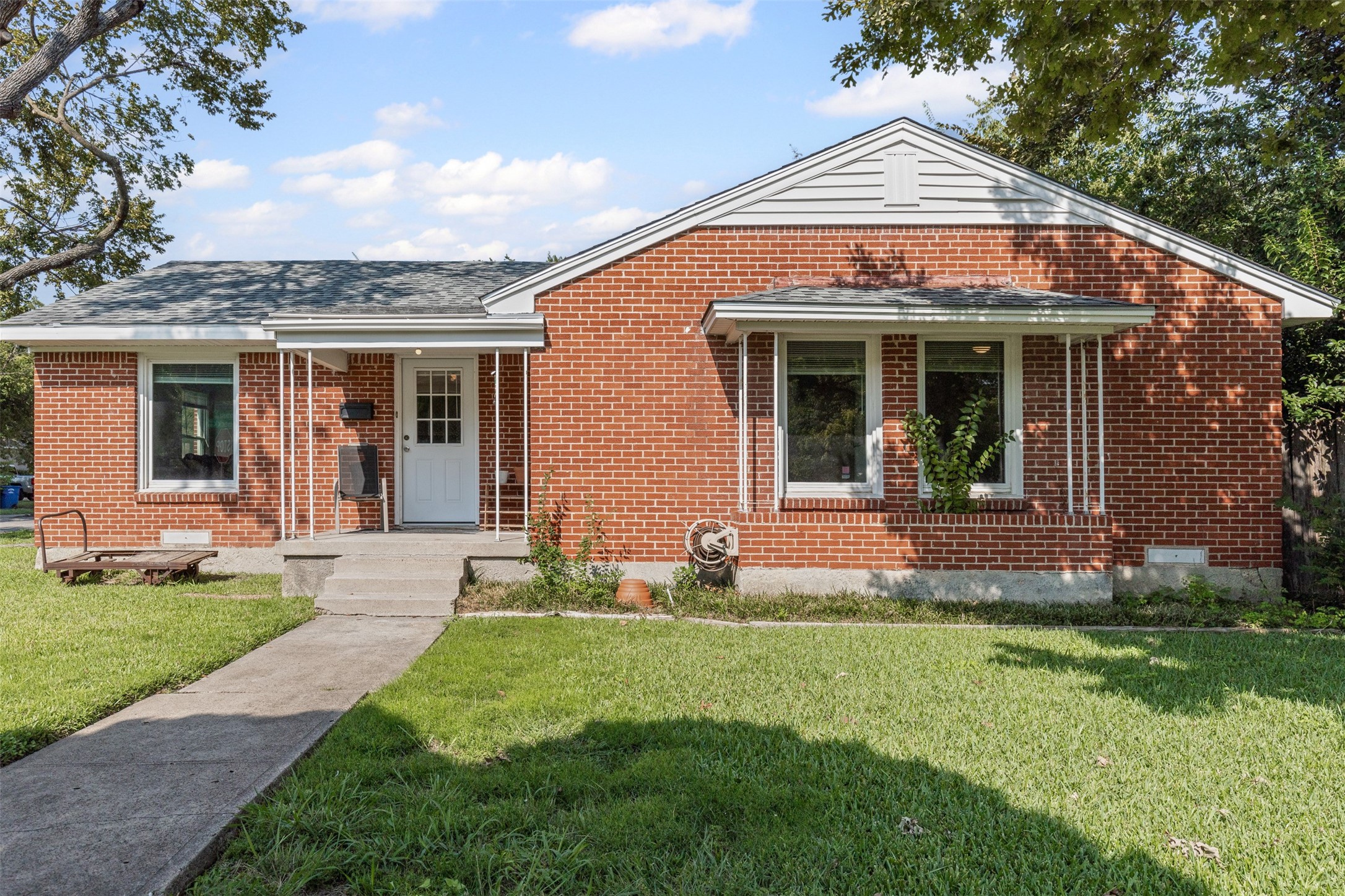 502 Hambrick Road Dallas TX 75218
