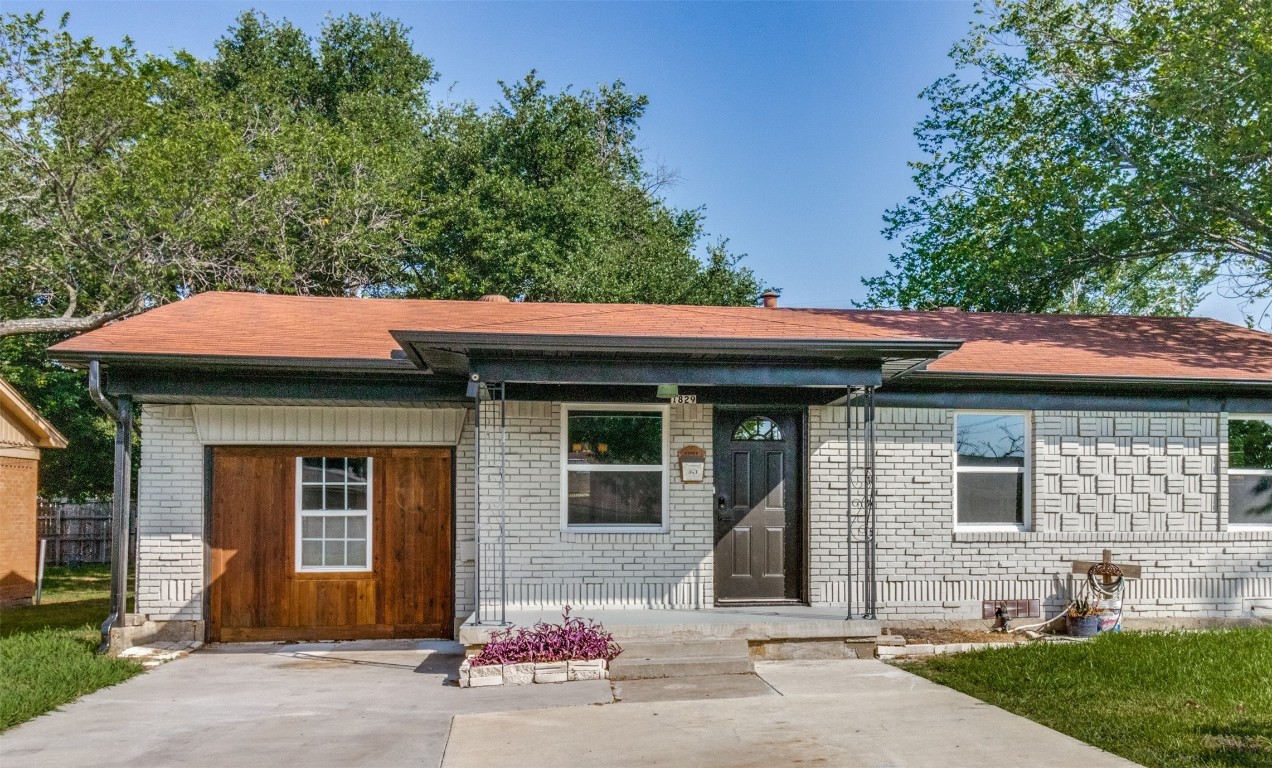 1829 Buena Vista Street Mesquite TX 75149
