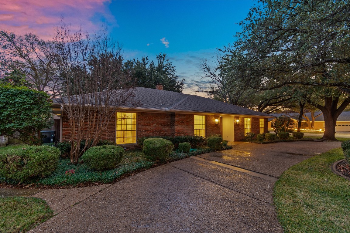 2110 Juanita Drive Arlington TX 76013