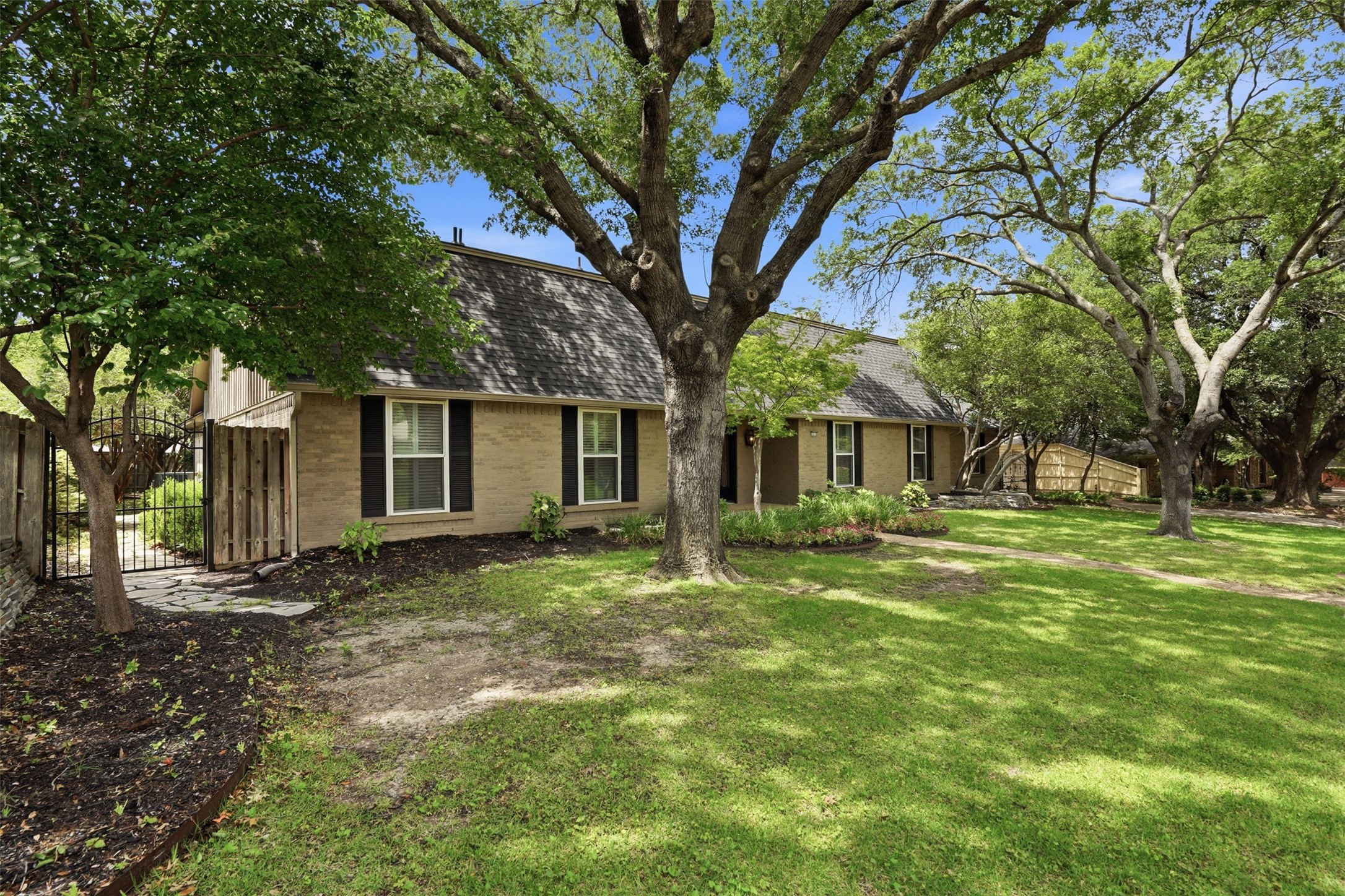 3812 Lands End Street Fort Worth TX 76109