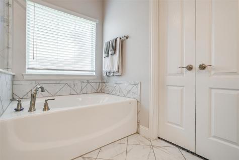 433 Joseph Lane Crowley TX 76036