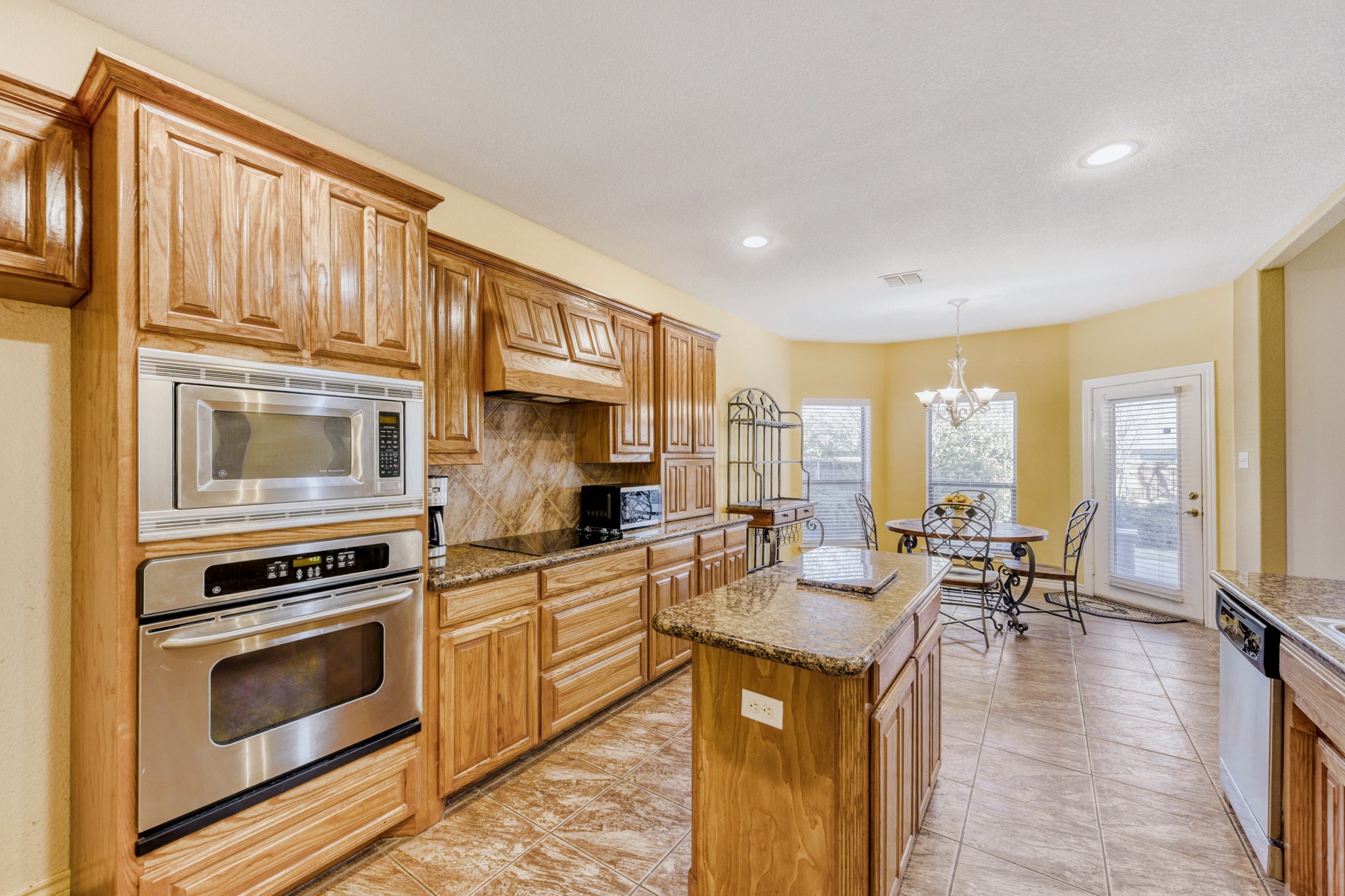 1820 Lake Glen Trail Mansfield TX 76063