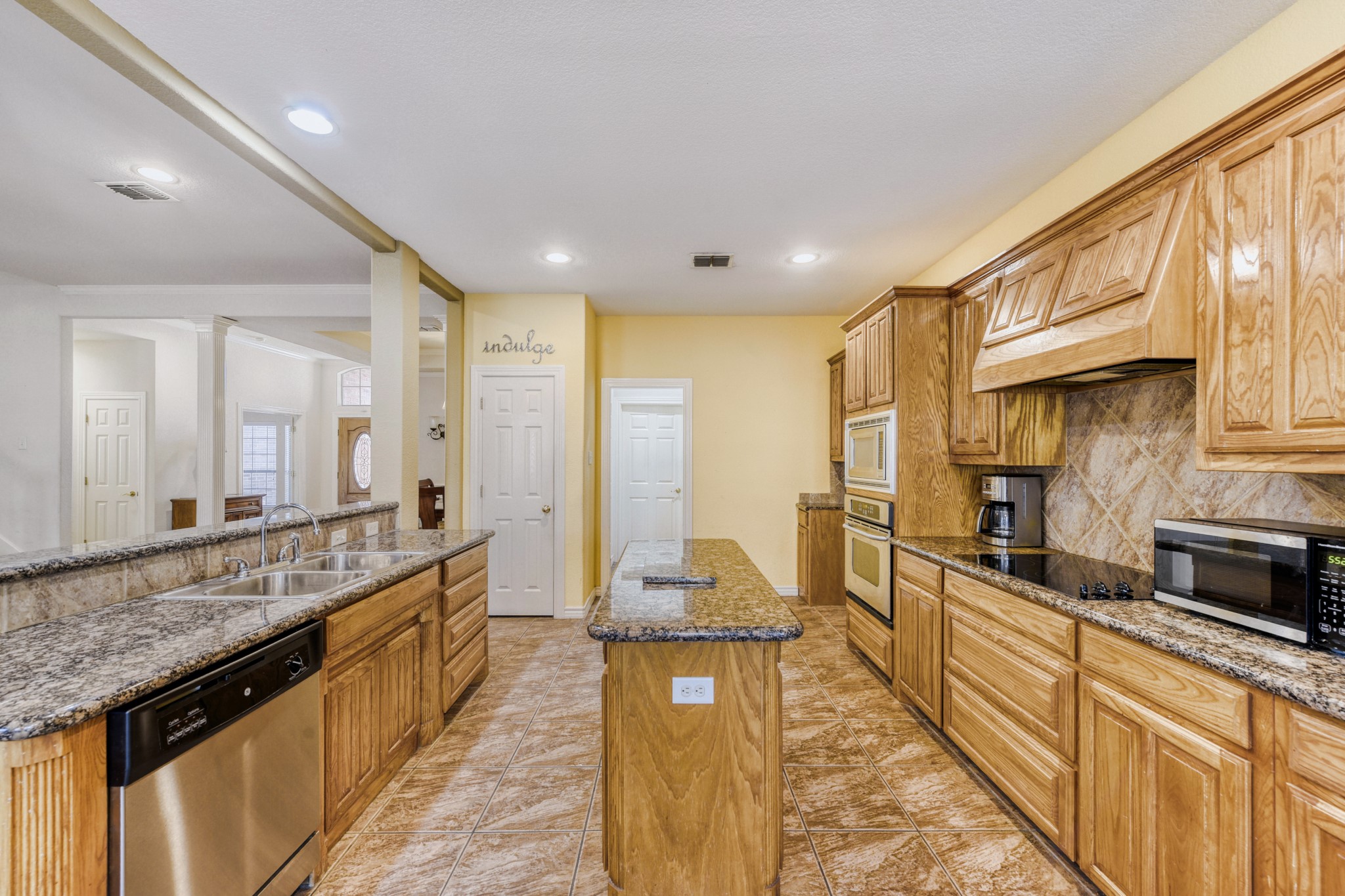 1820 Lake Glen Trail Mansfield TX 76063