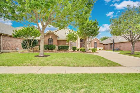 8204 Wildrock Drive Arlington TX 76001