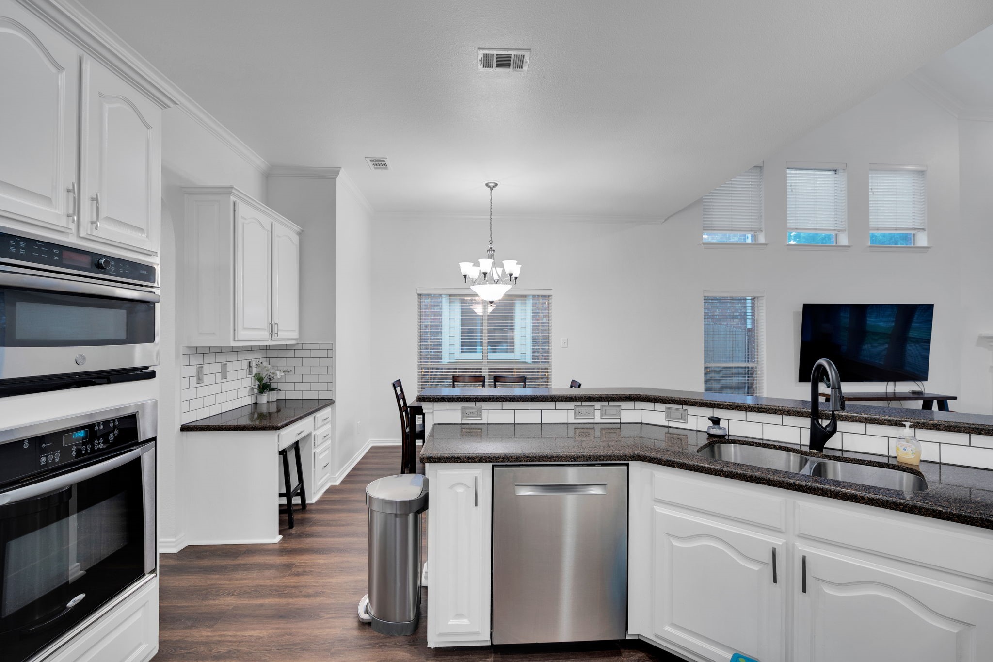 8204 Wildrock Drive Arlington TX 76001