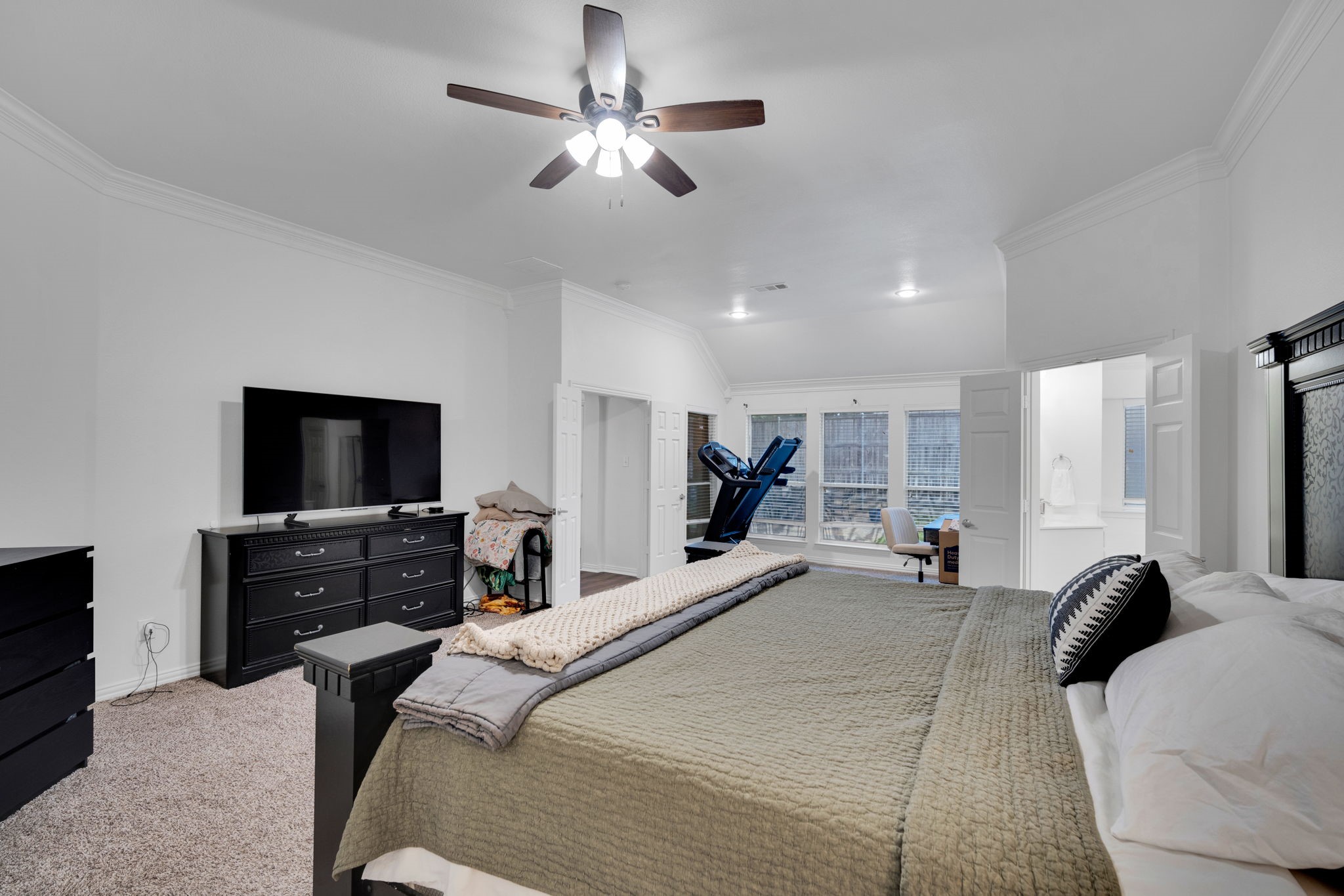 8204 Wildrock Drive Arlington TX 76001