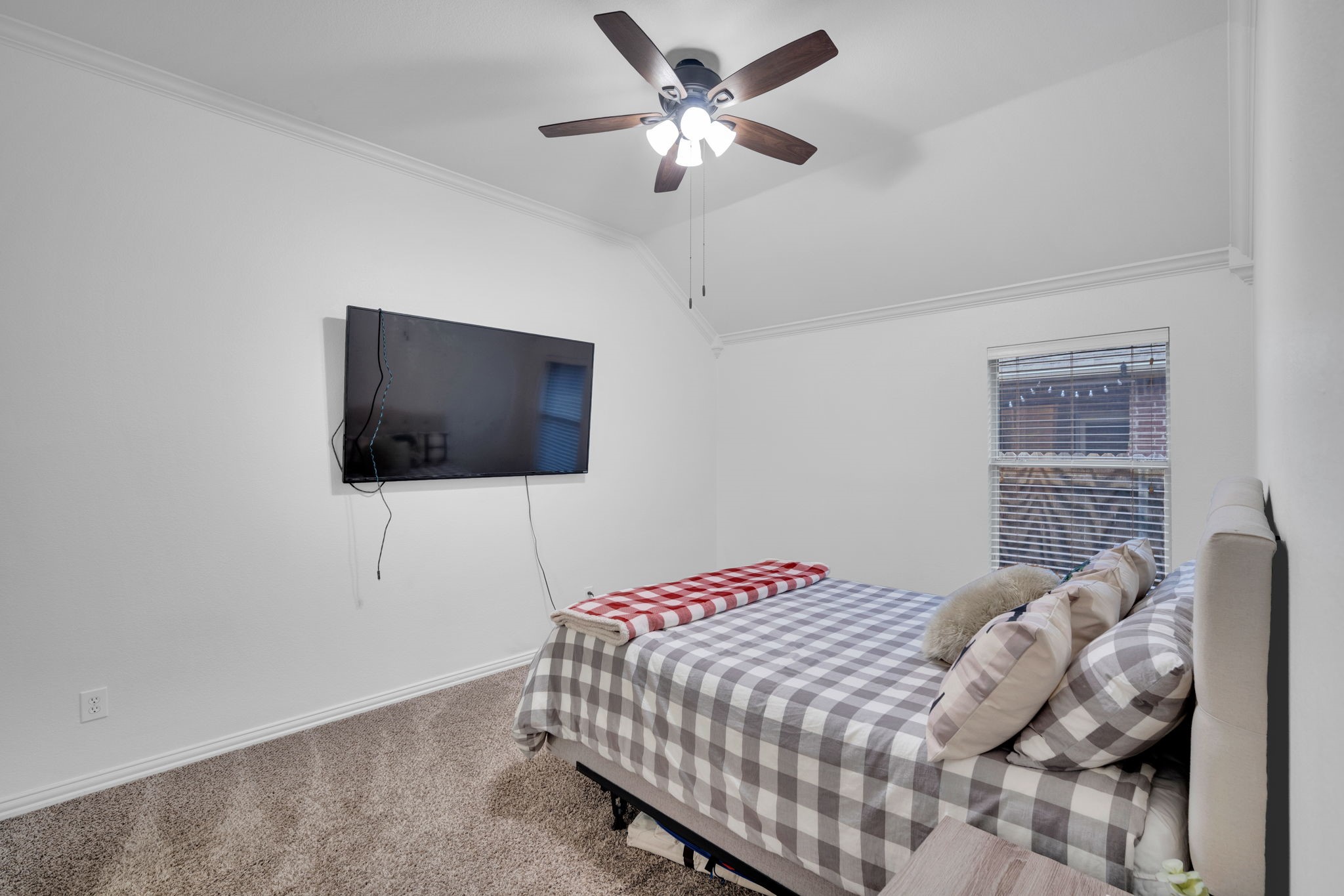 8204 Wildrock Drive Arlington TX 76001