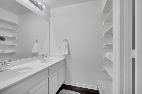 8204 Wildrock Drive Arlington TX 76001