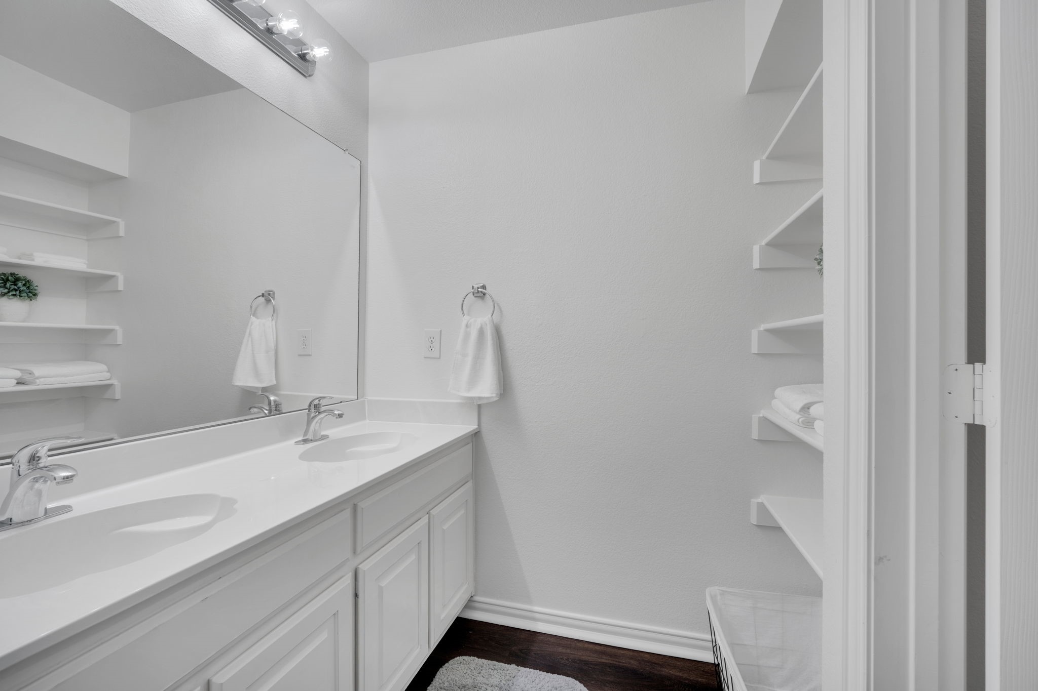 8204 Wildrock Drive Arlington TX 76001