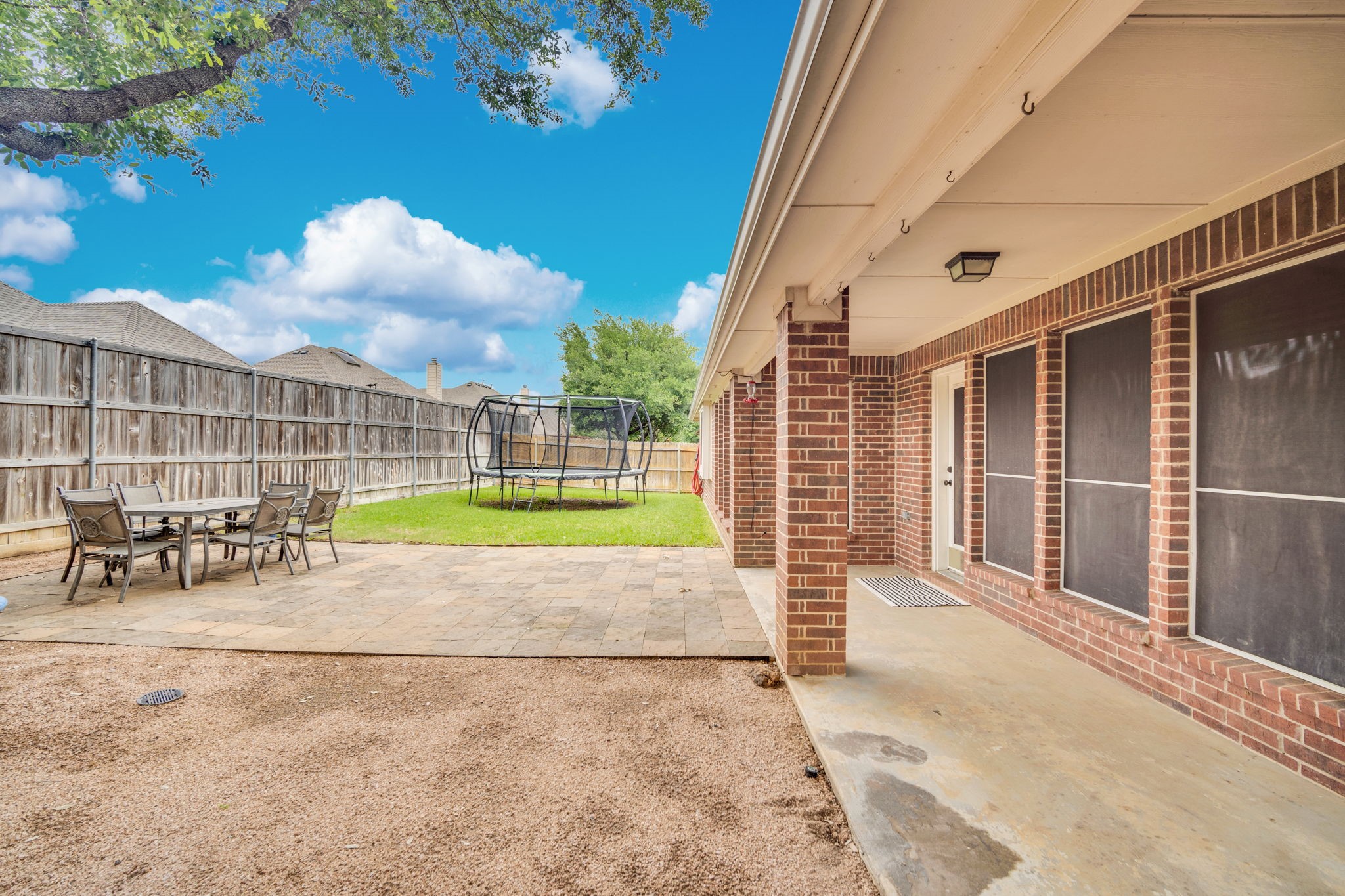 8204 Wildrock Drive Arlington TX 76001