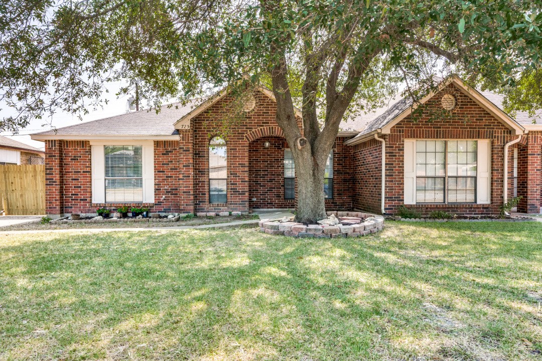 725 Lemons Street Cedar Hill TX 75104