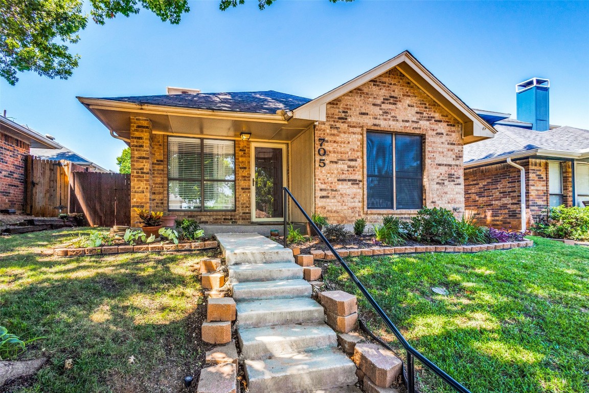 705 Red Oak Drive Lewisville TX 75067