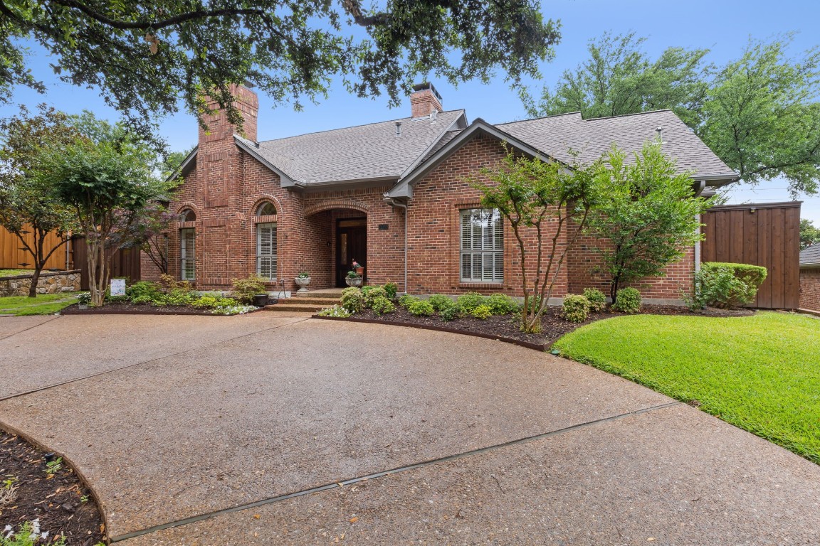 7422 Craigshire Avenue Dallas TX 75231