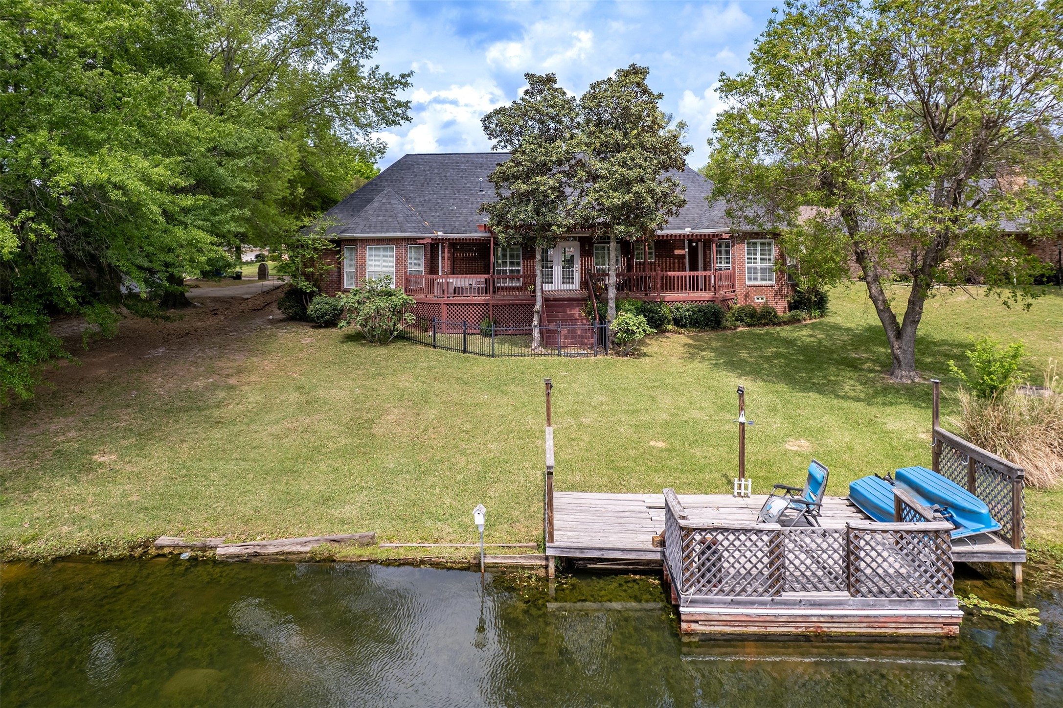 233 Lakeside Place Mineola TX 75773