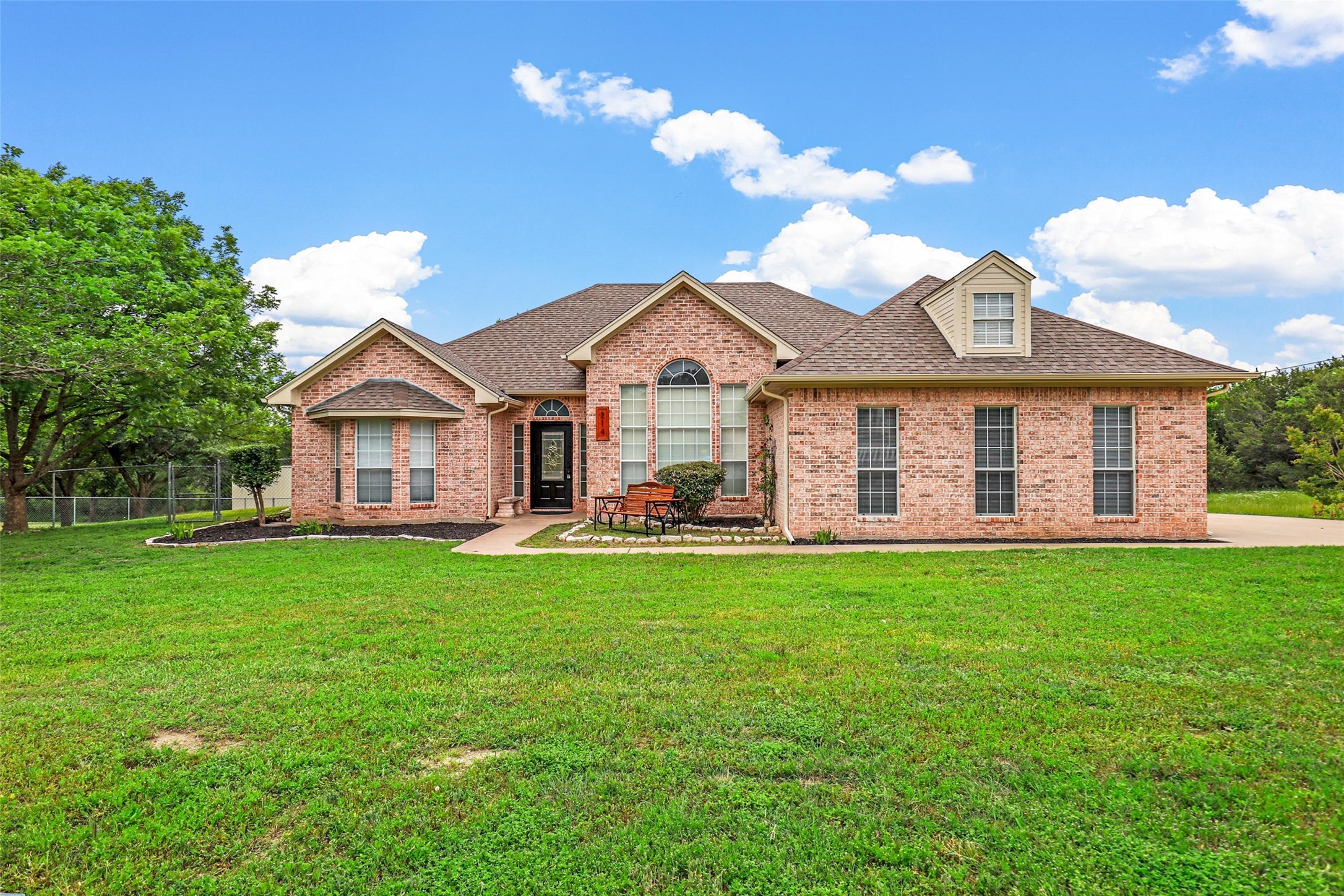 214 Knob Hill Drive Granbury TX 76048