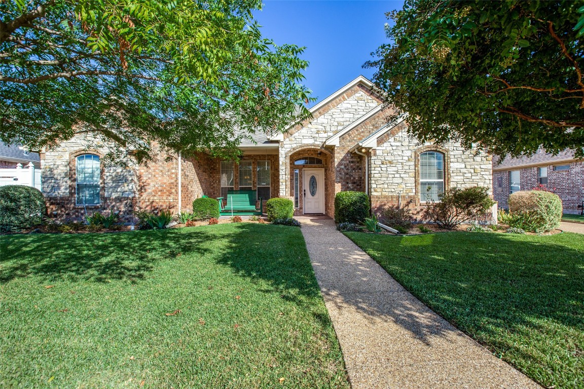 807 Amherst Drive Waxahachie TX 75165