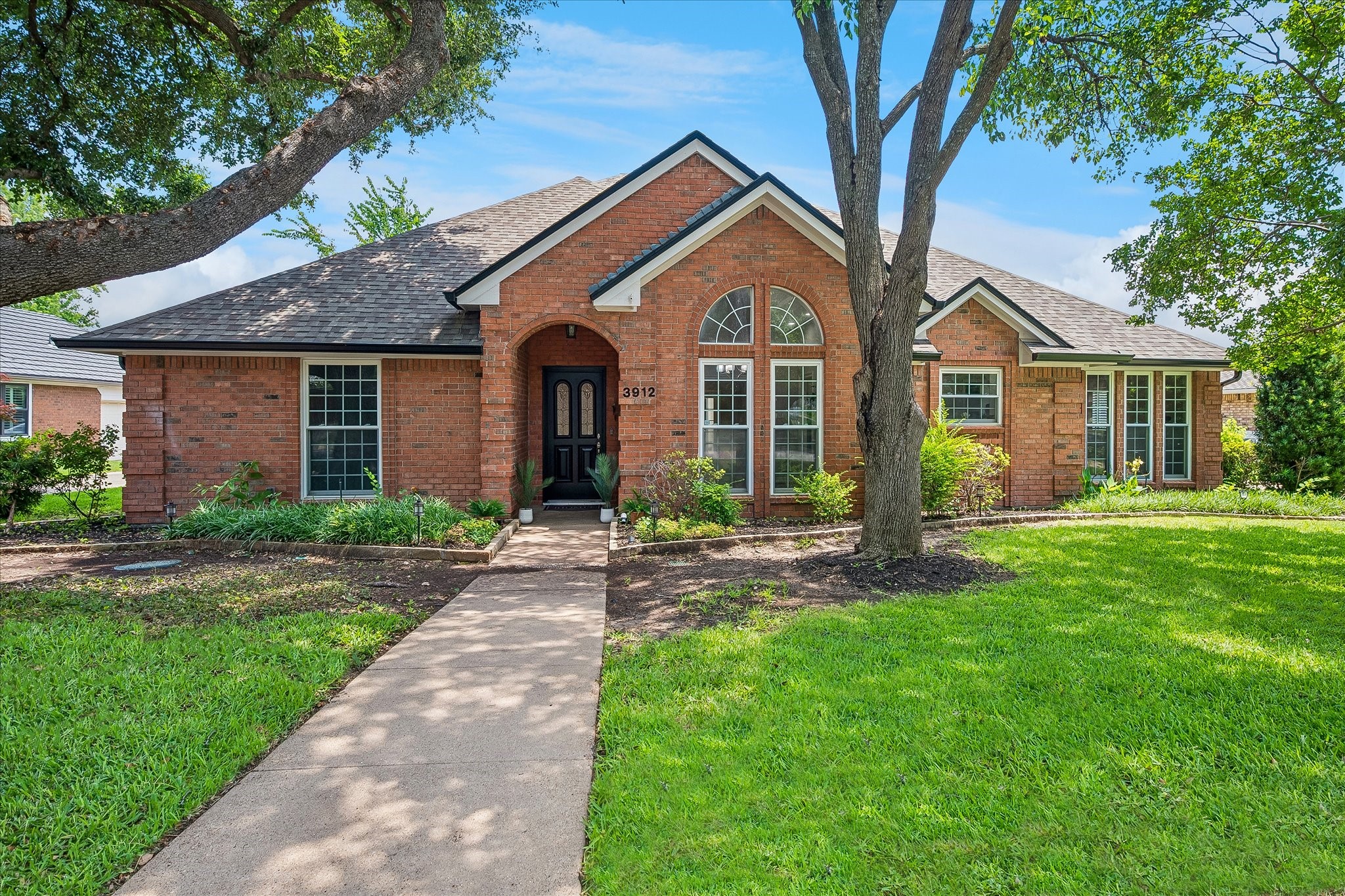 3912 Brookside Drive Bedford TX 76021