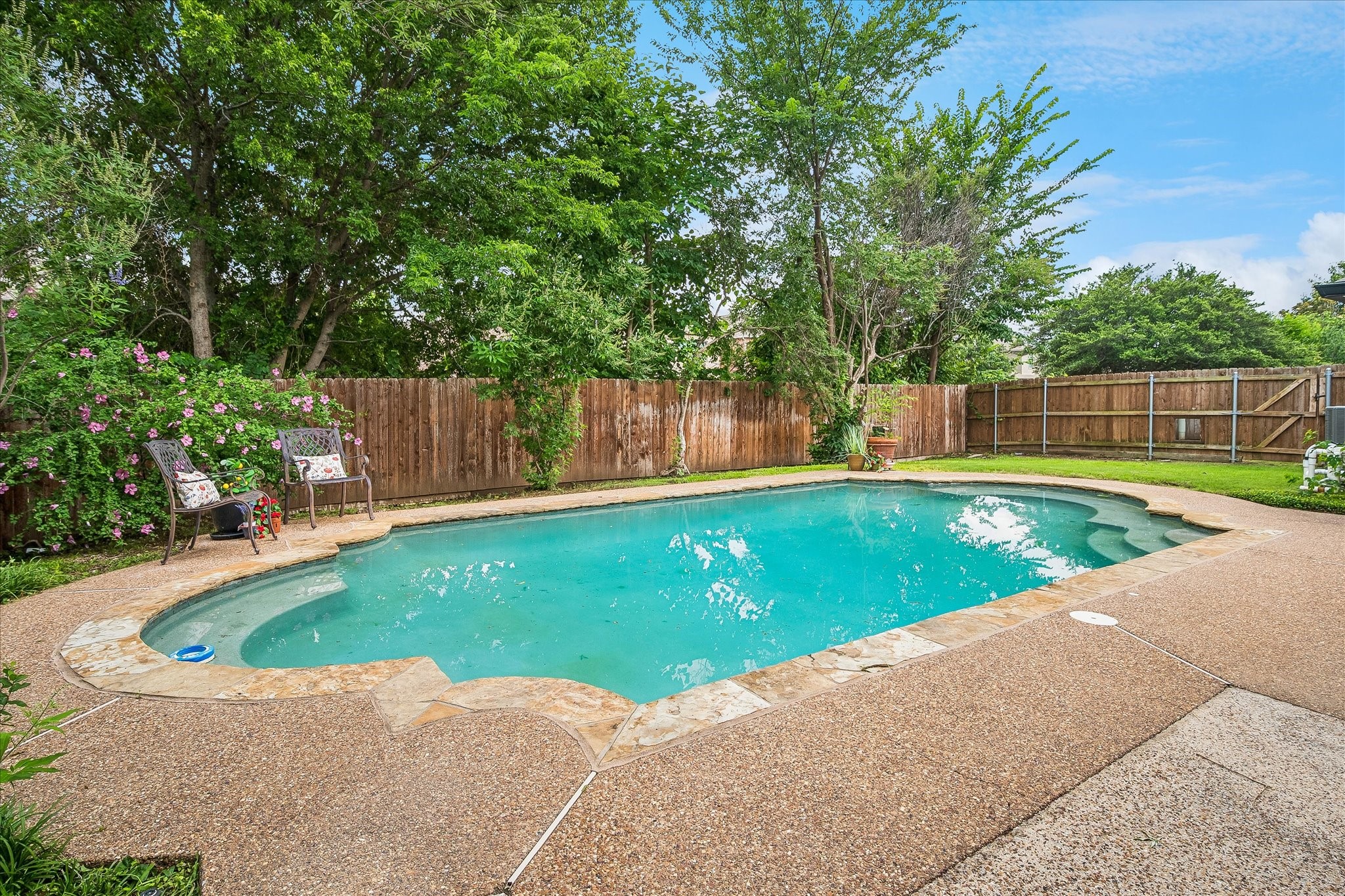 3912 Brookside Drive Bedford TX 76021