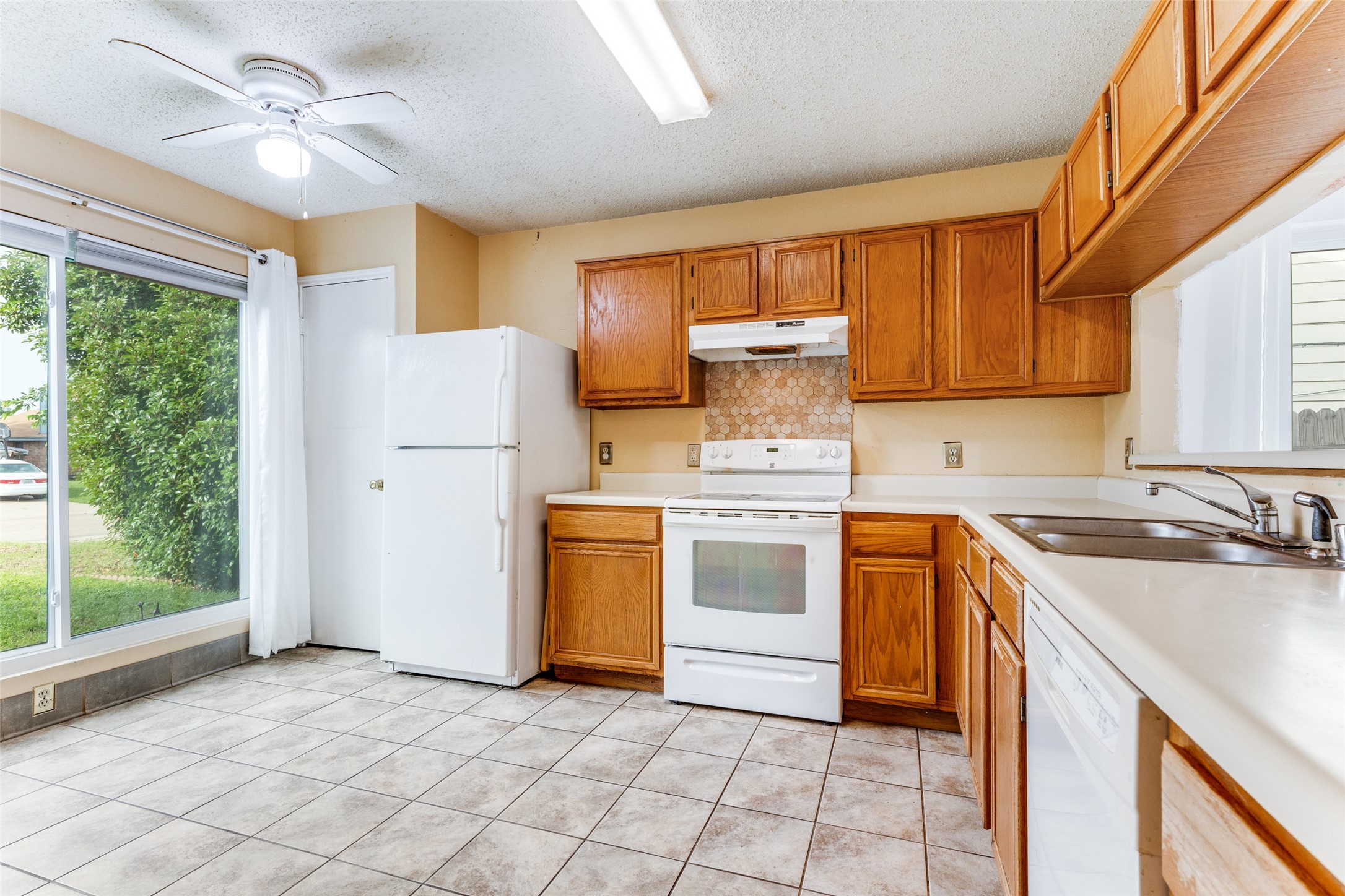 4617 Feathercrest Drive Fort Worth TX 76137