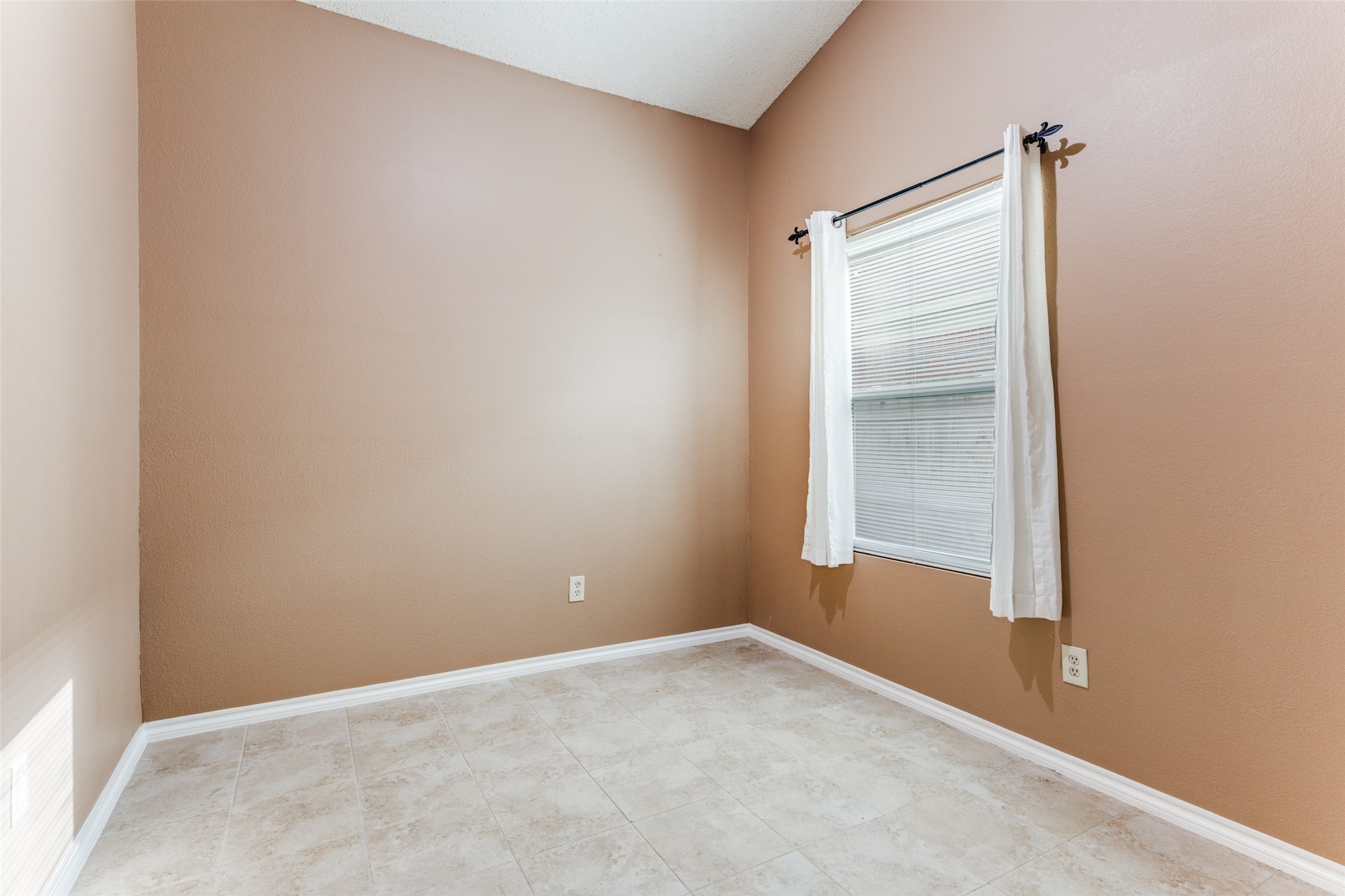 4617 Feathercrest Drive Fort Worth TX 76137
