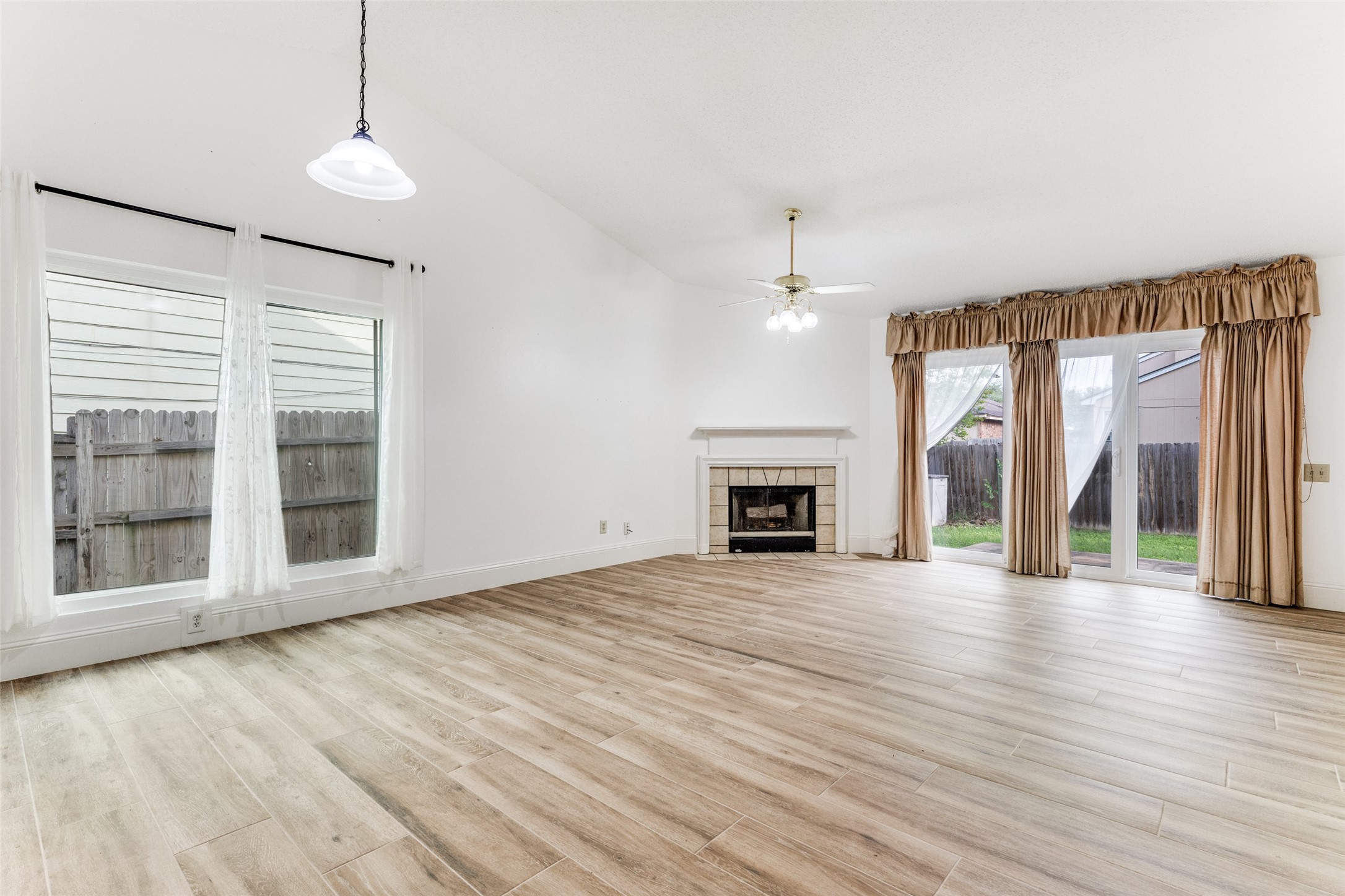 4617 Feathercrest Drive Fort Worth TX 76137