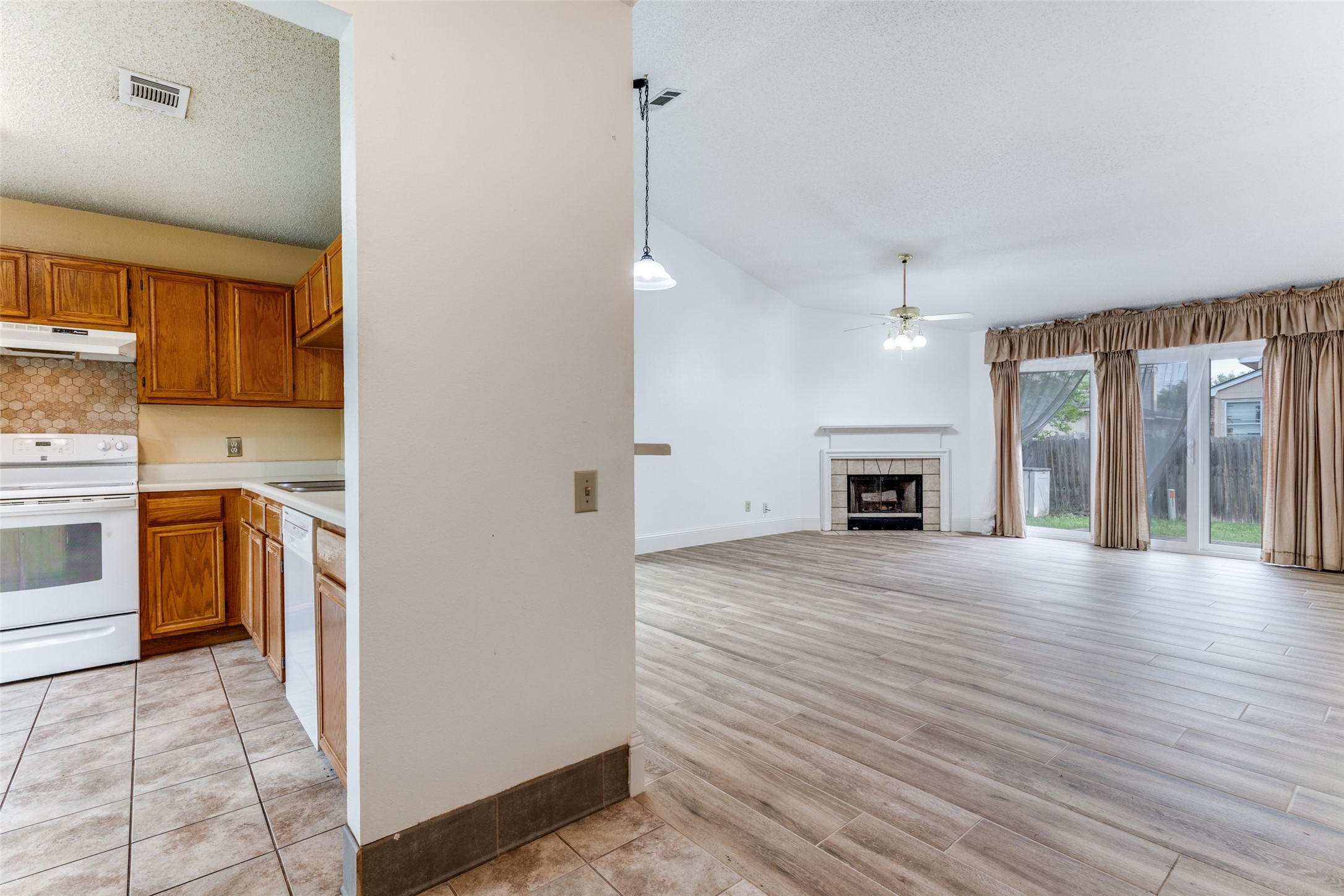 4617 Feathercrest Drive Fort Worth TX 76137