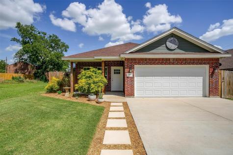 1105 S Fannin Street Alvarado TX 76009