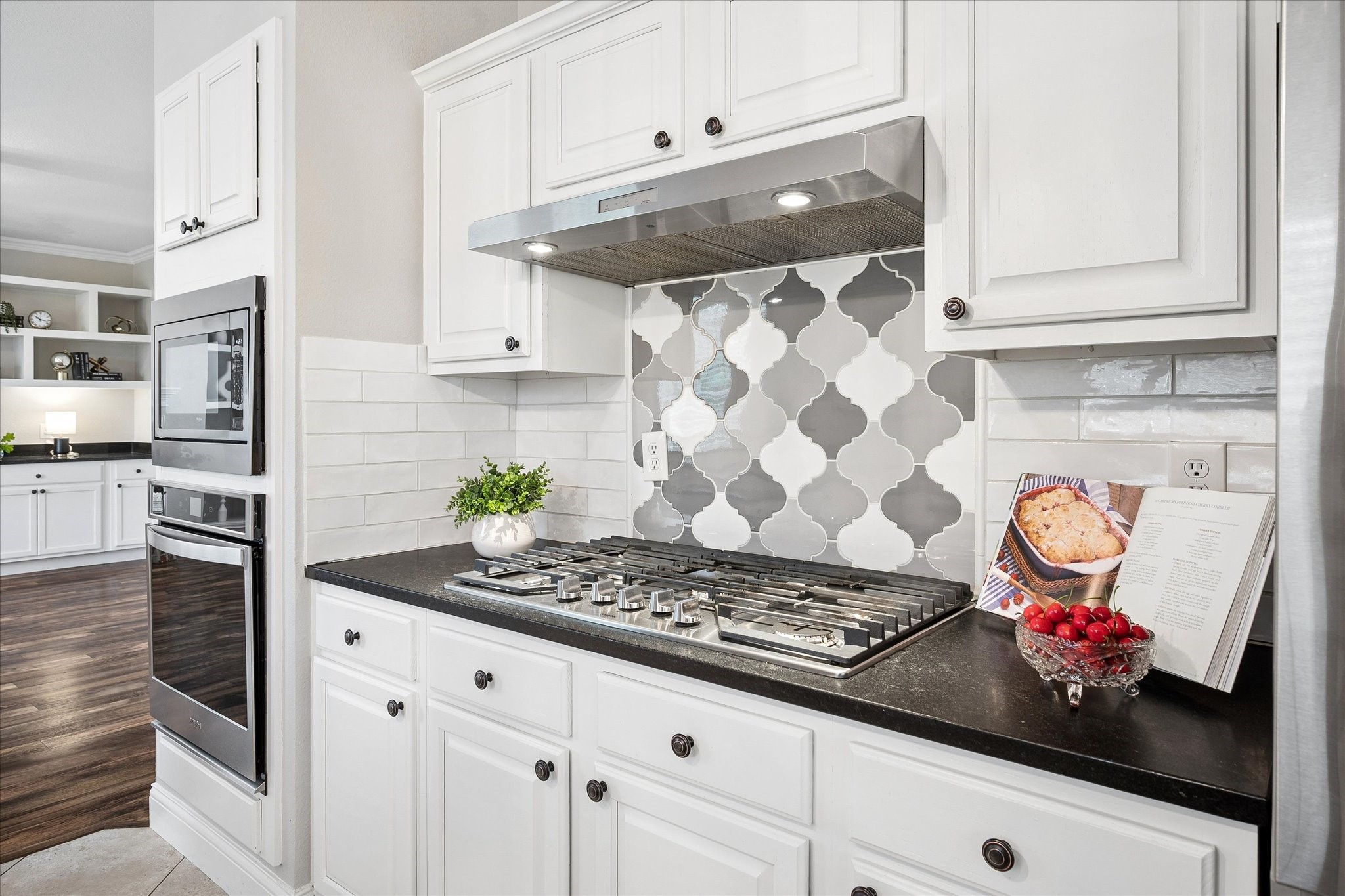 821 Palm Desert Drive Garland TX 75044
