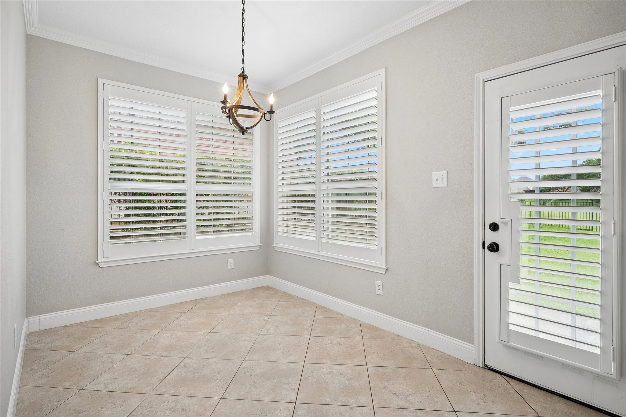 821 Palm Desert Drive Garland TX 75044