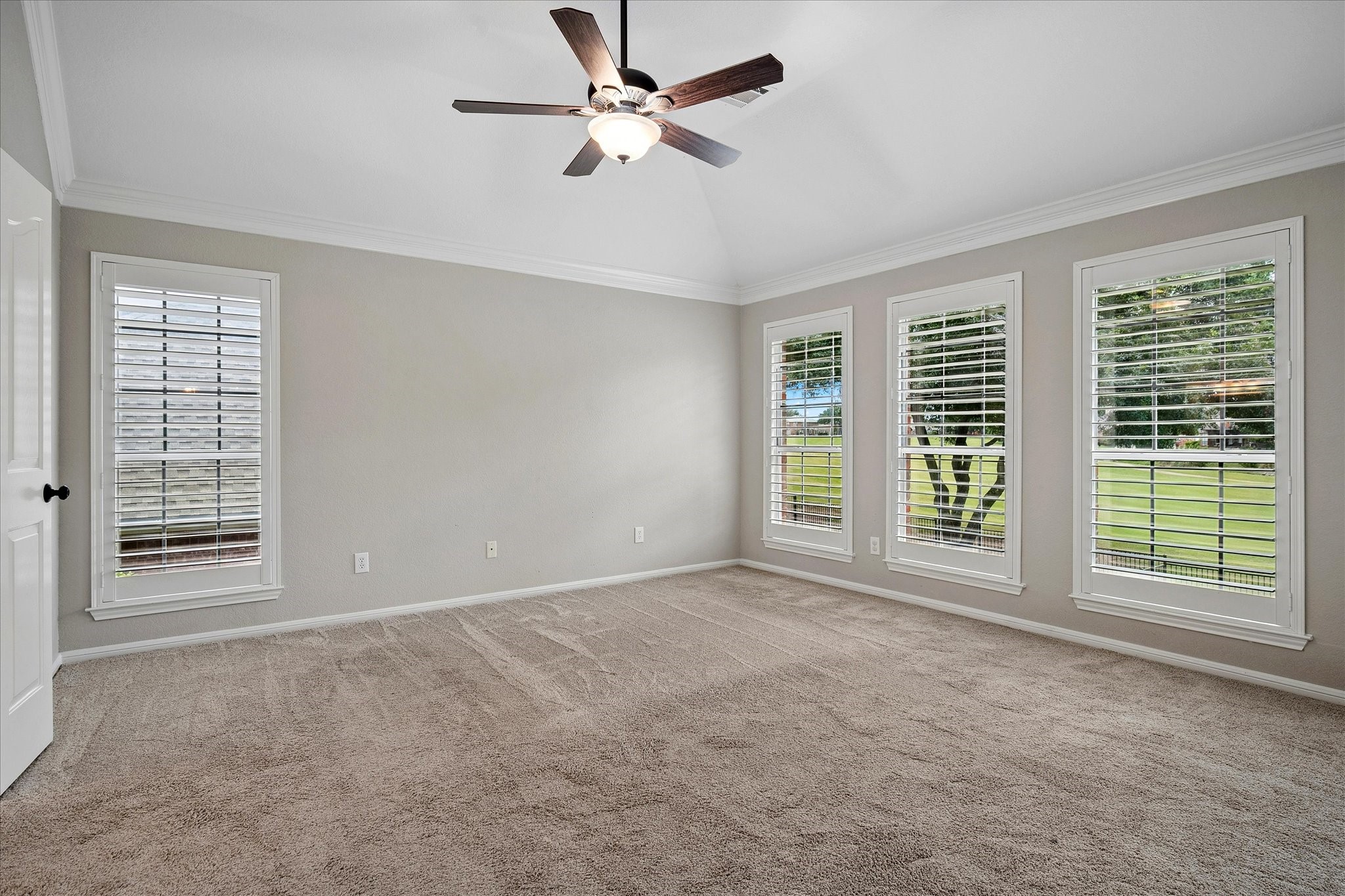 821 Palm Desert Drive Garland TX 75044