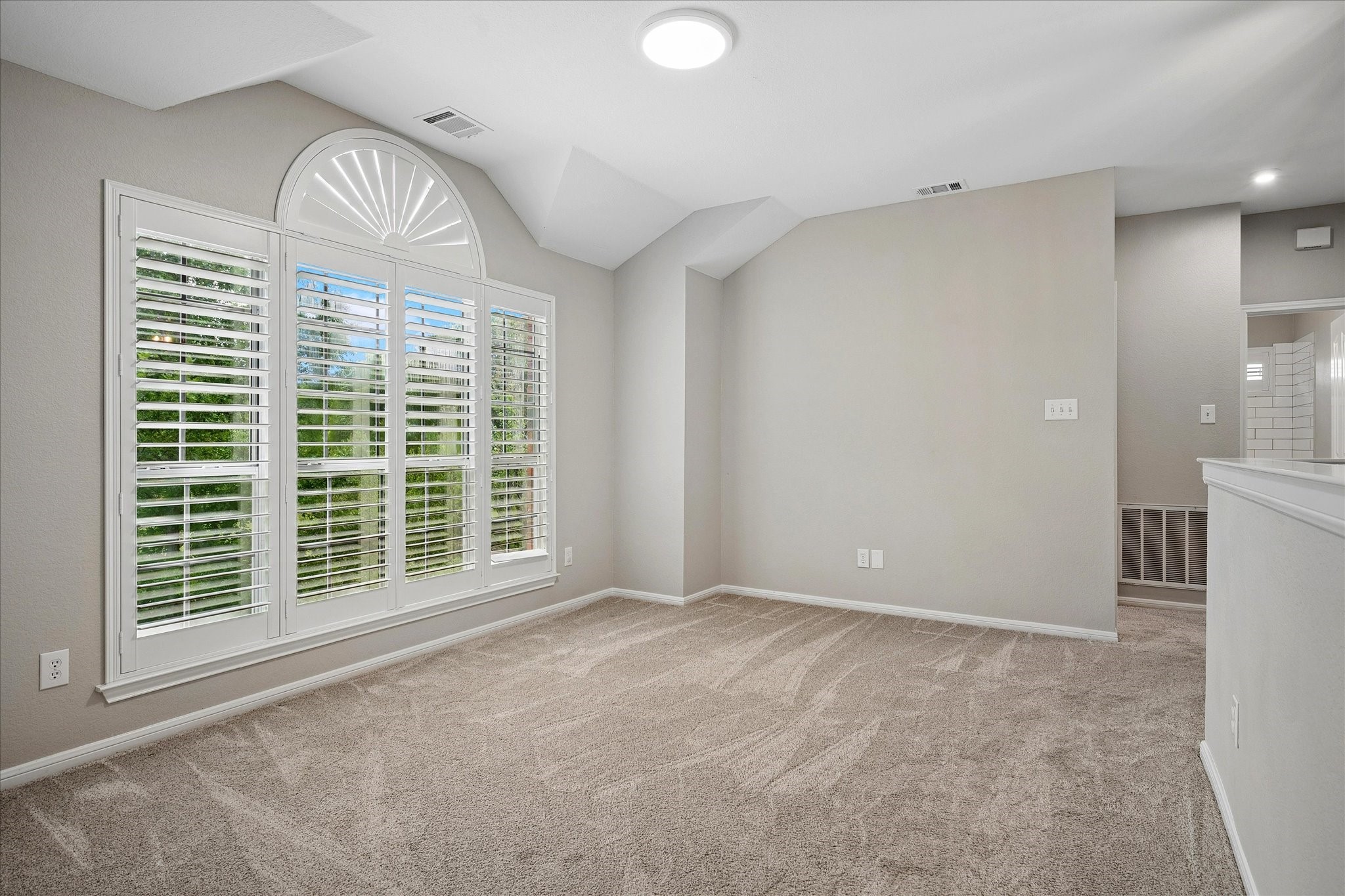 821 Palm Desert Drive Garland TX 75044