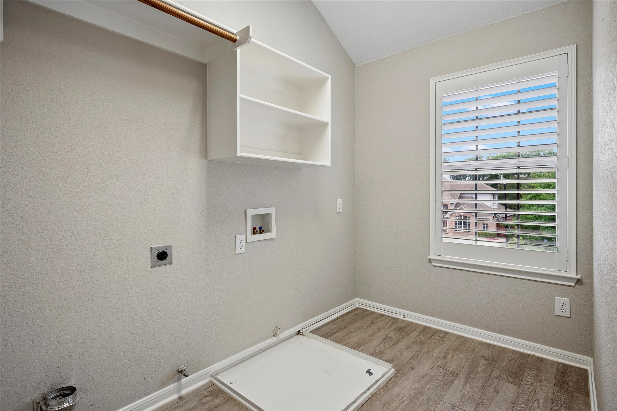 821 Palm Desert Drive Garland TX 75044
