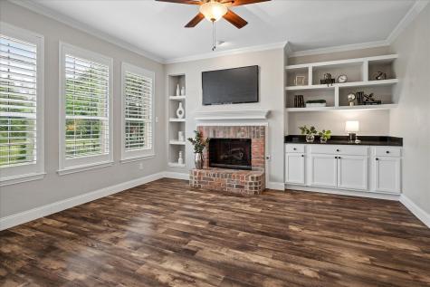 821 Palm Desert Drive Garland TX 75044