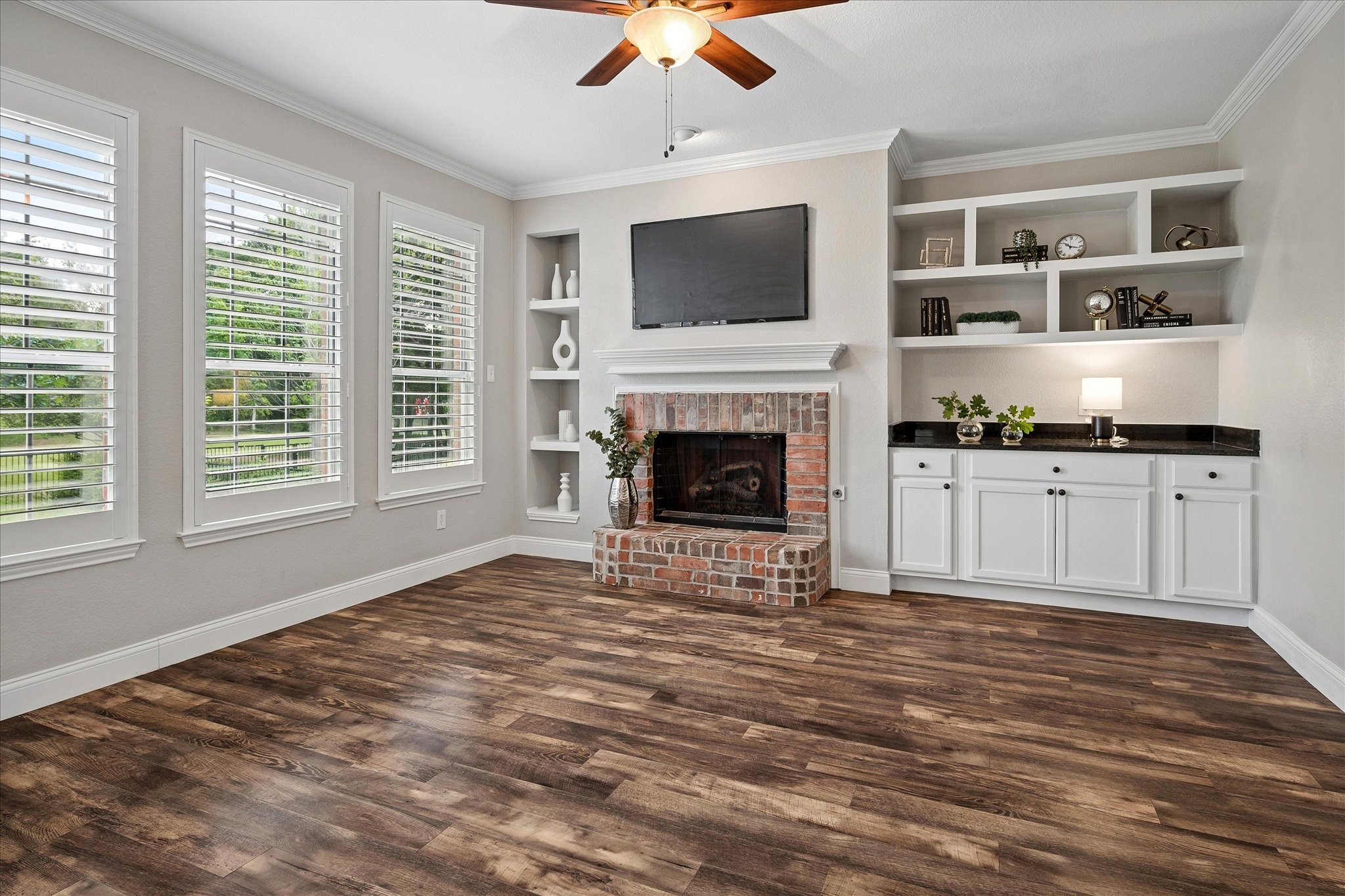 821 Palm Desert Drive Garland TX 75044