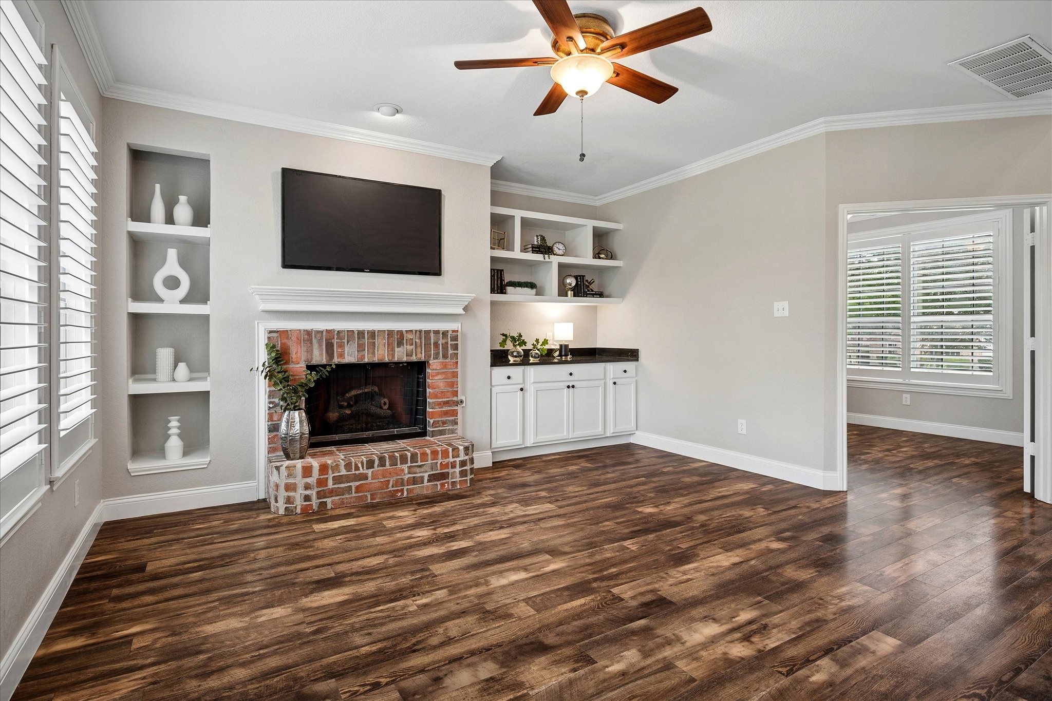 821 Palm Desert Drive Garland TX 75044
