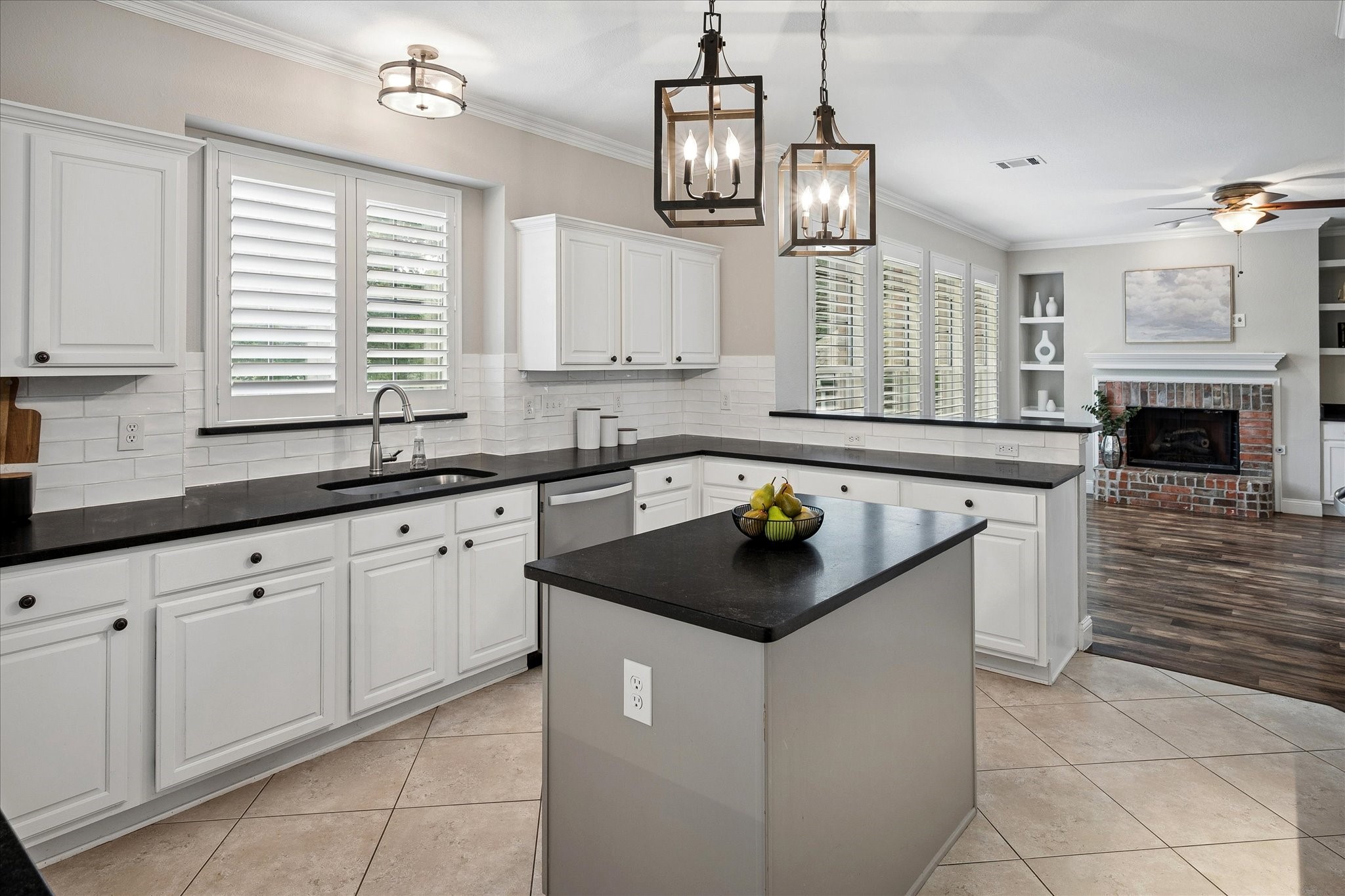 821 Palm Desert Drive Garland TX 75044
