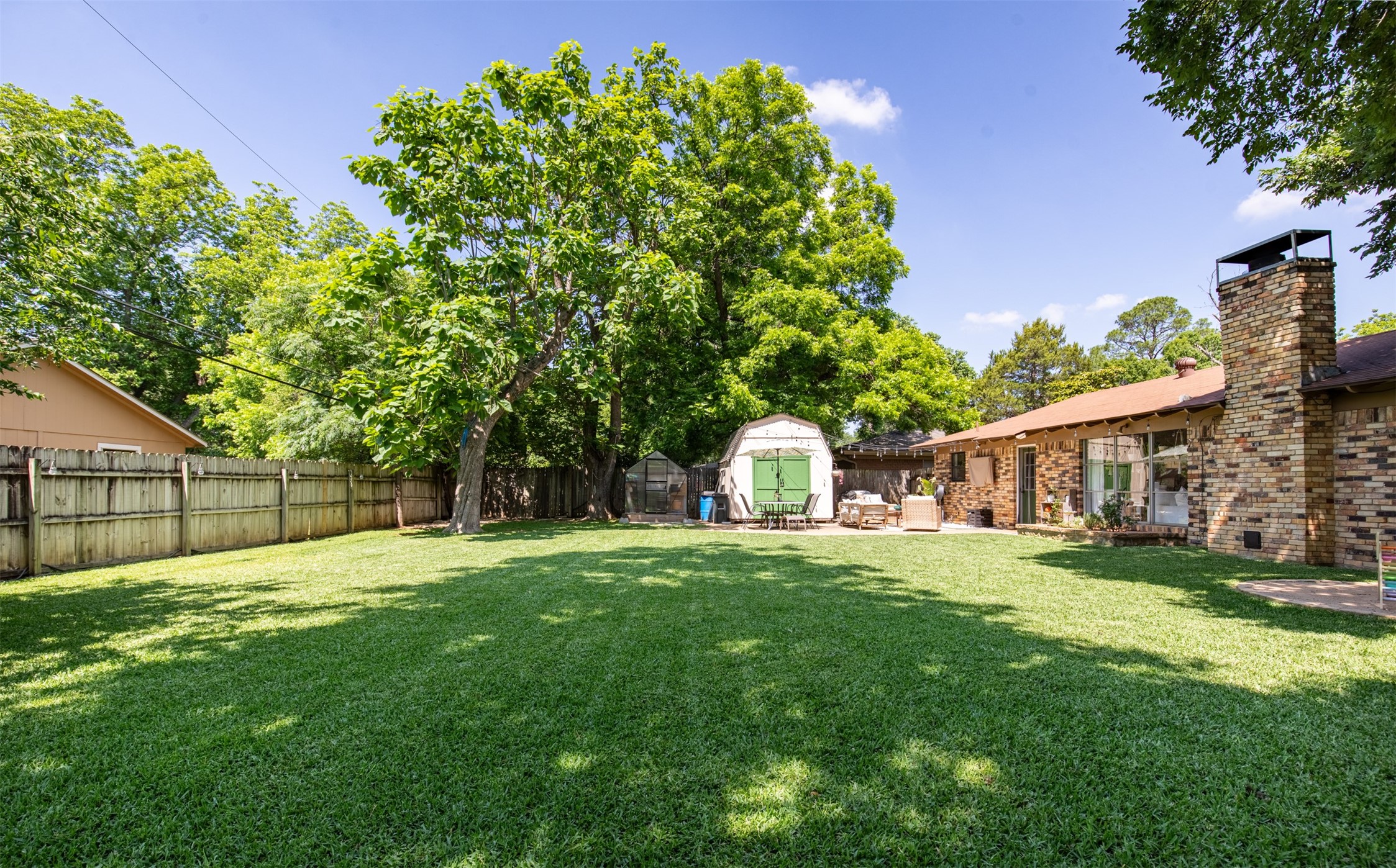 617 Woodside Drive Hurst TX 76053