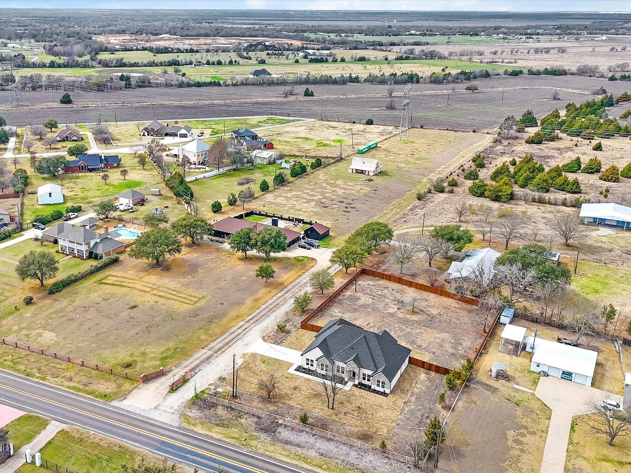 1419 Fm 1389 N Combine TX 75159