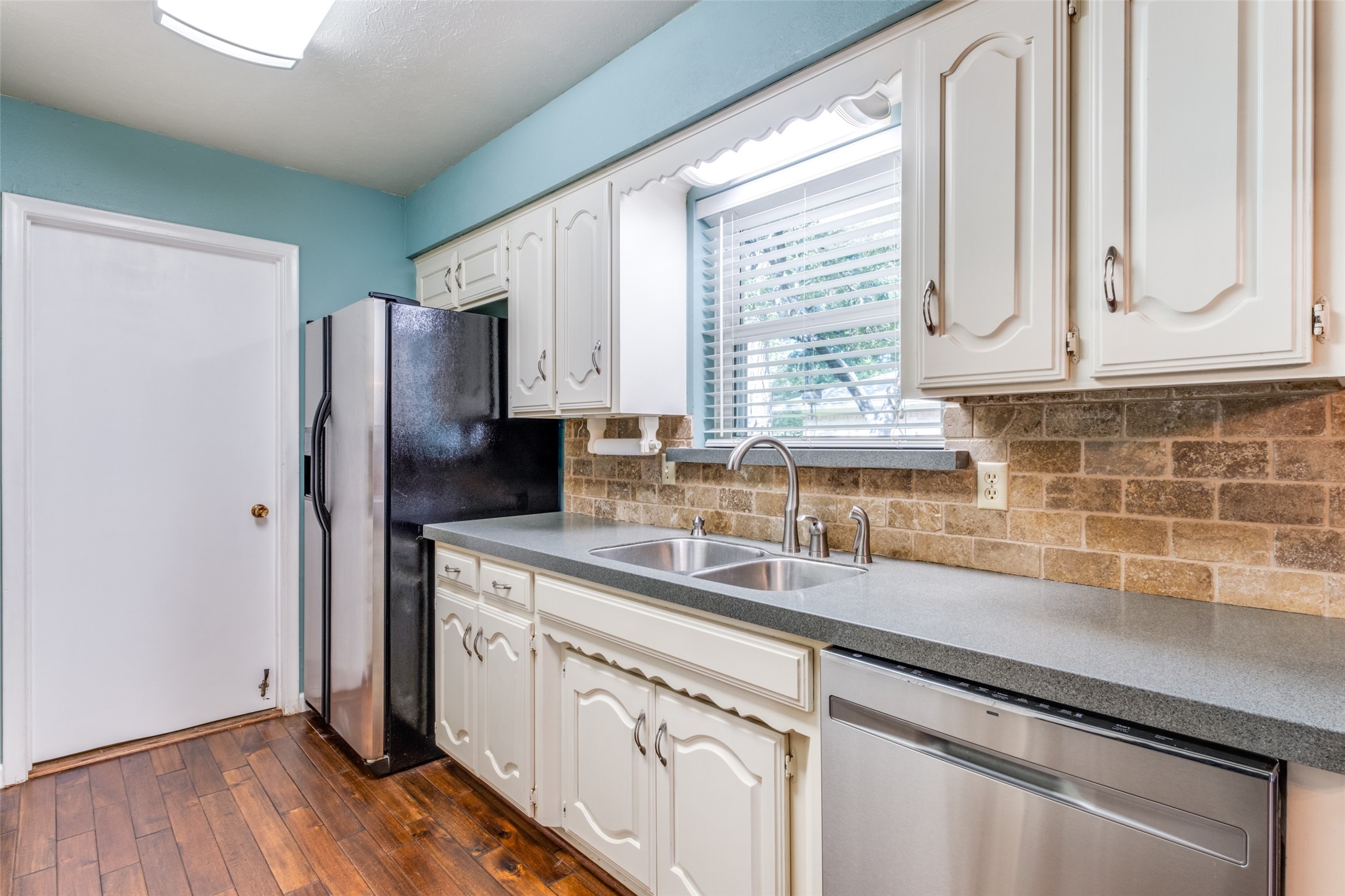 2650 Dorrington Drive Dallas TX 75228